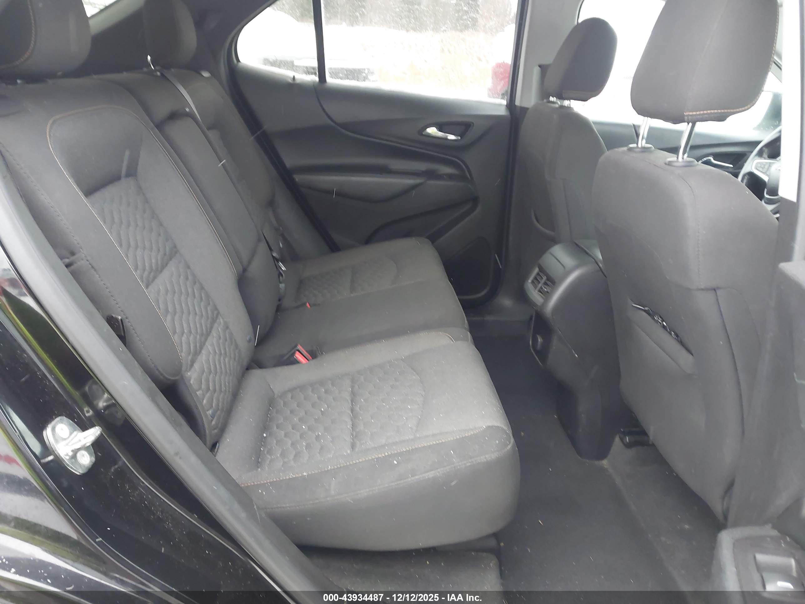 CHEVROLET EQUINOX image 8