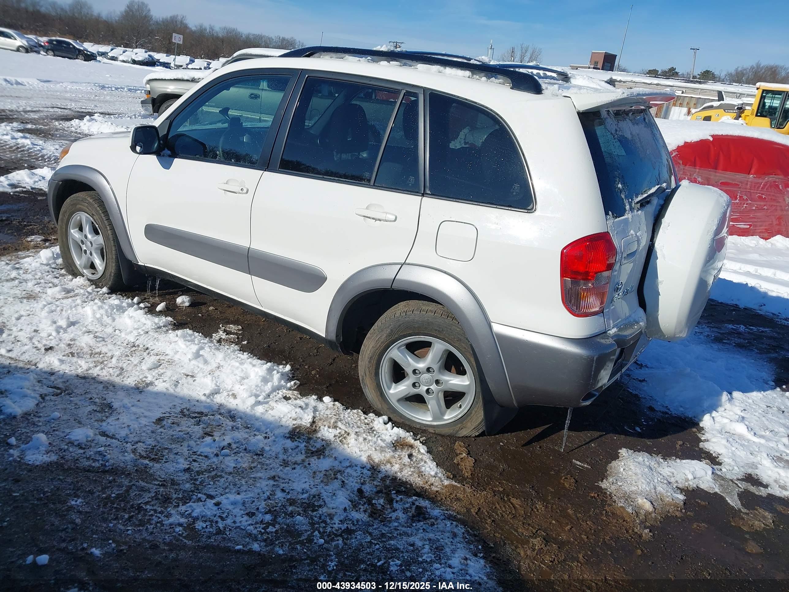 TOYOTA RAV4 image 3