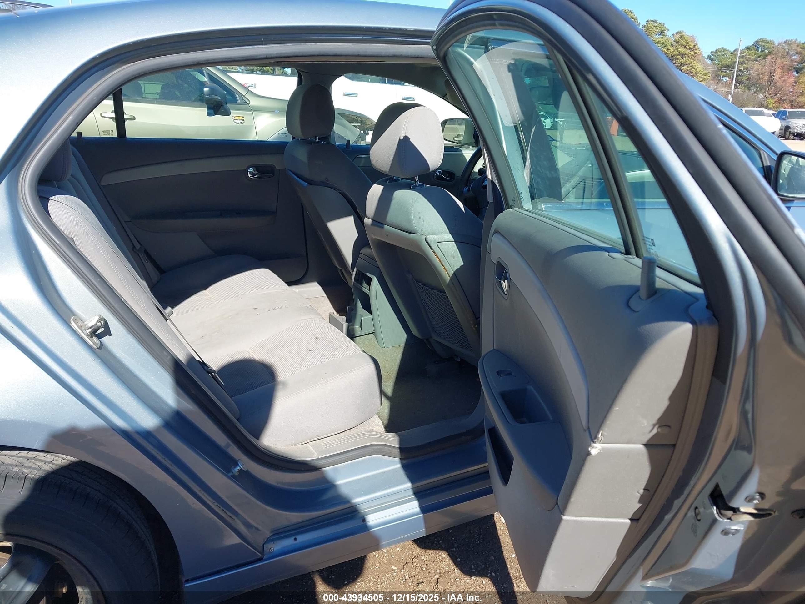 CHEVROLET MALIBU image 8