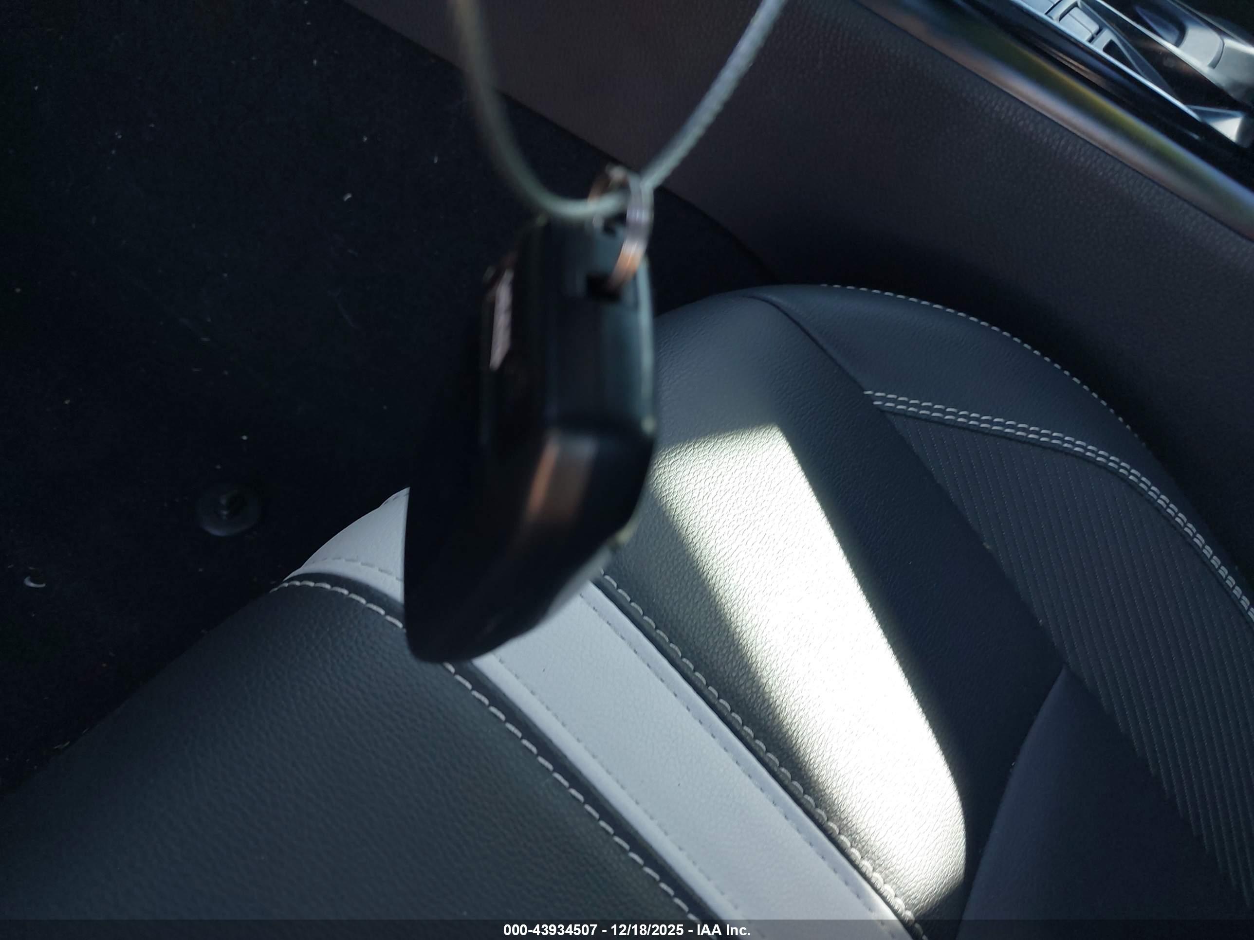 TOYOTA CAMRY image 11