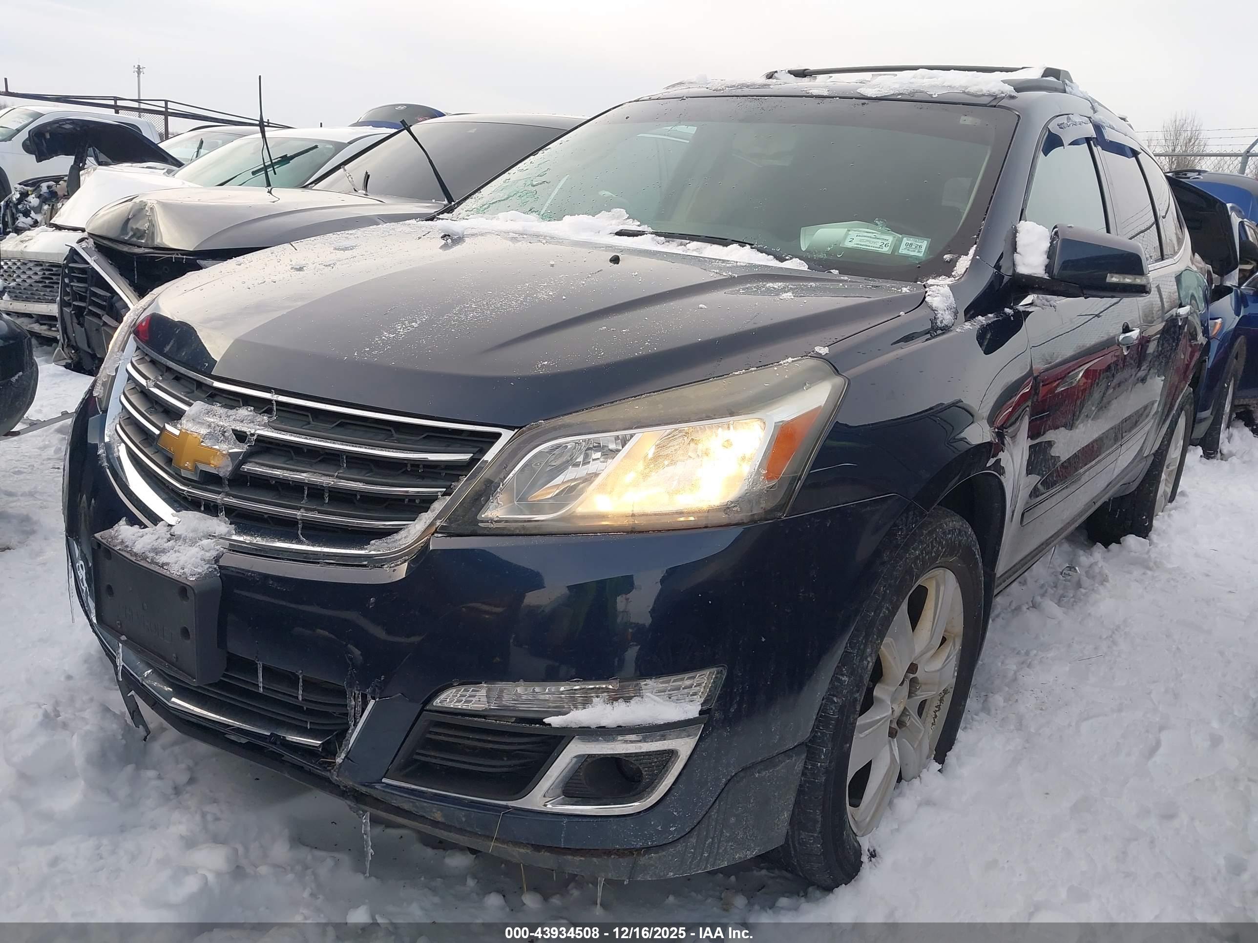 CHEVROLET TRAVERSE image 2