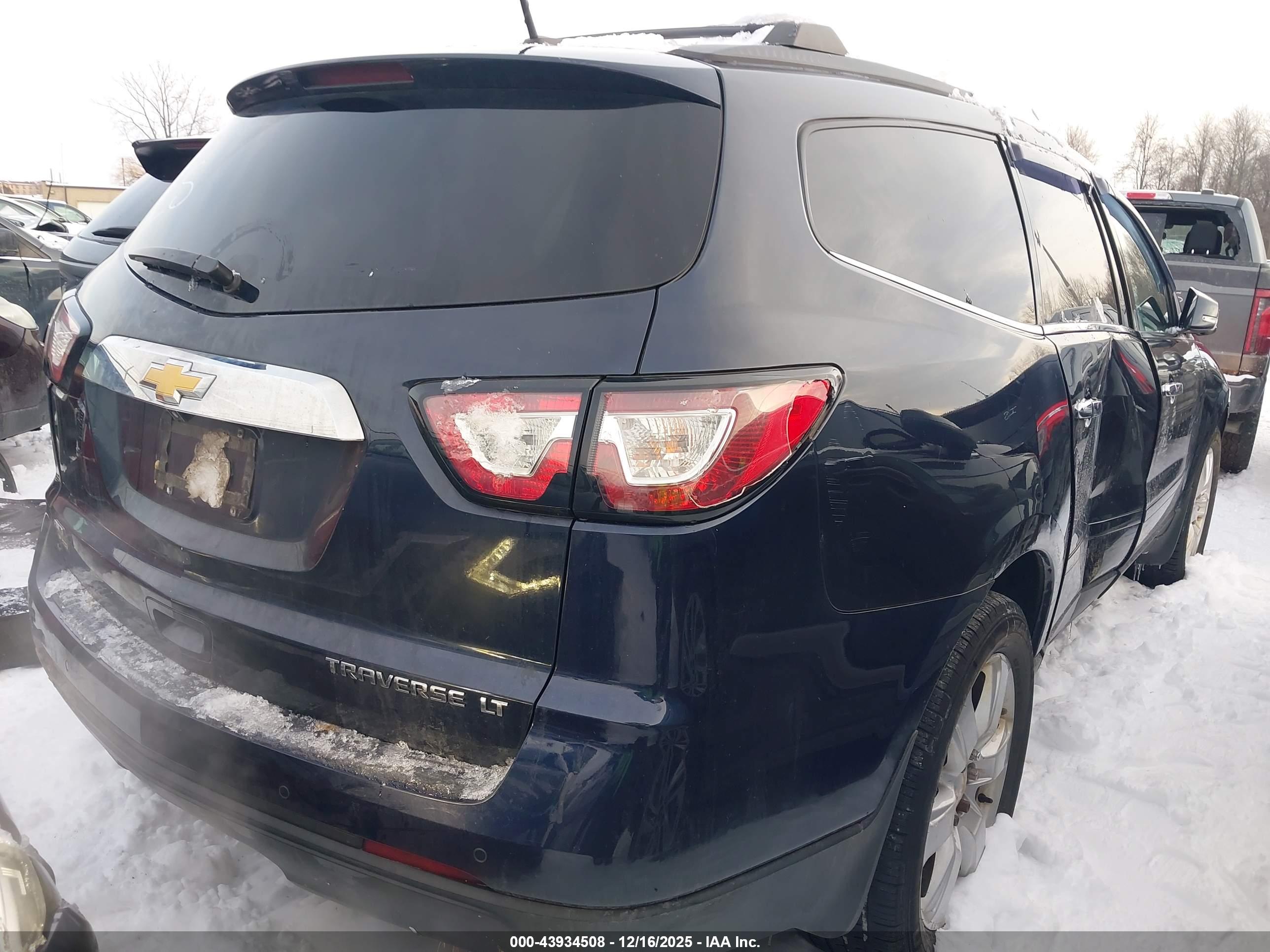 CHEVROLET TRAVERSE image 4