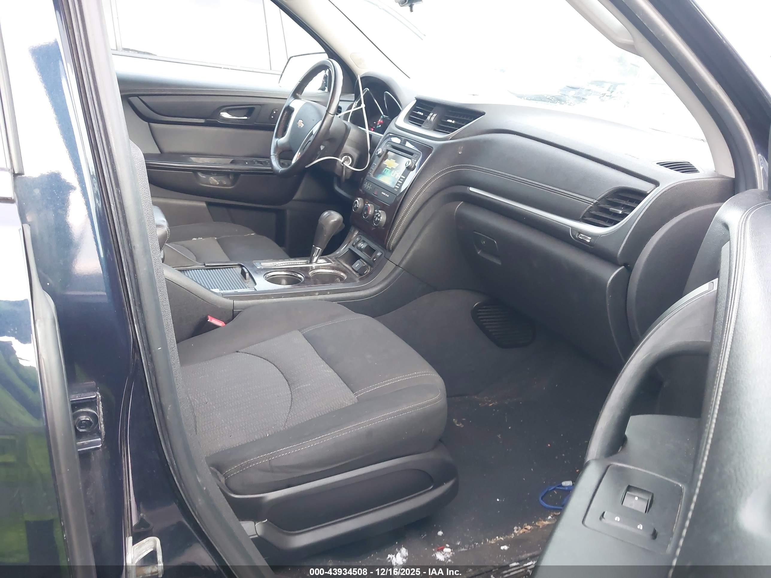 CHEVROLET TRAVERSE image 5