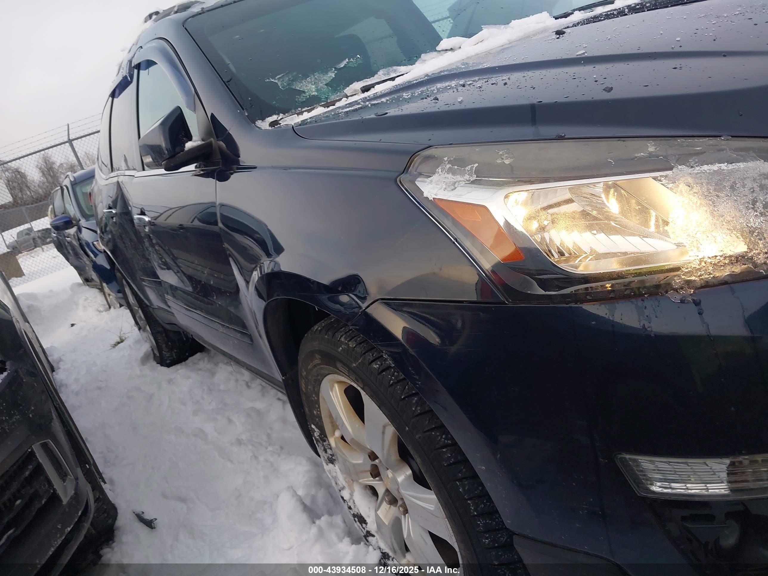 CHEVROLET TRAVERSE image 6