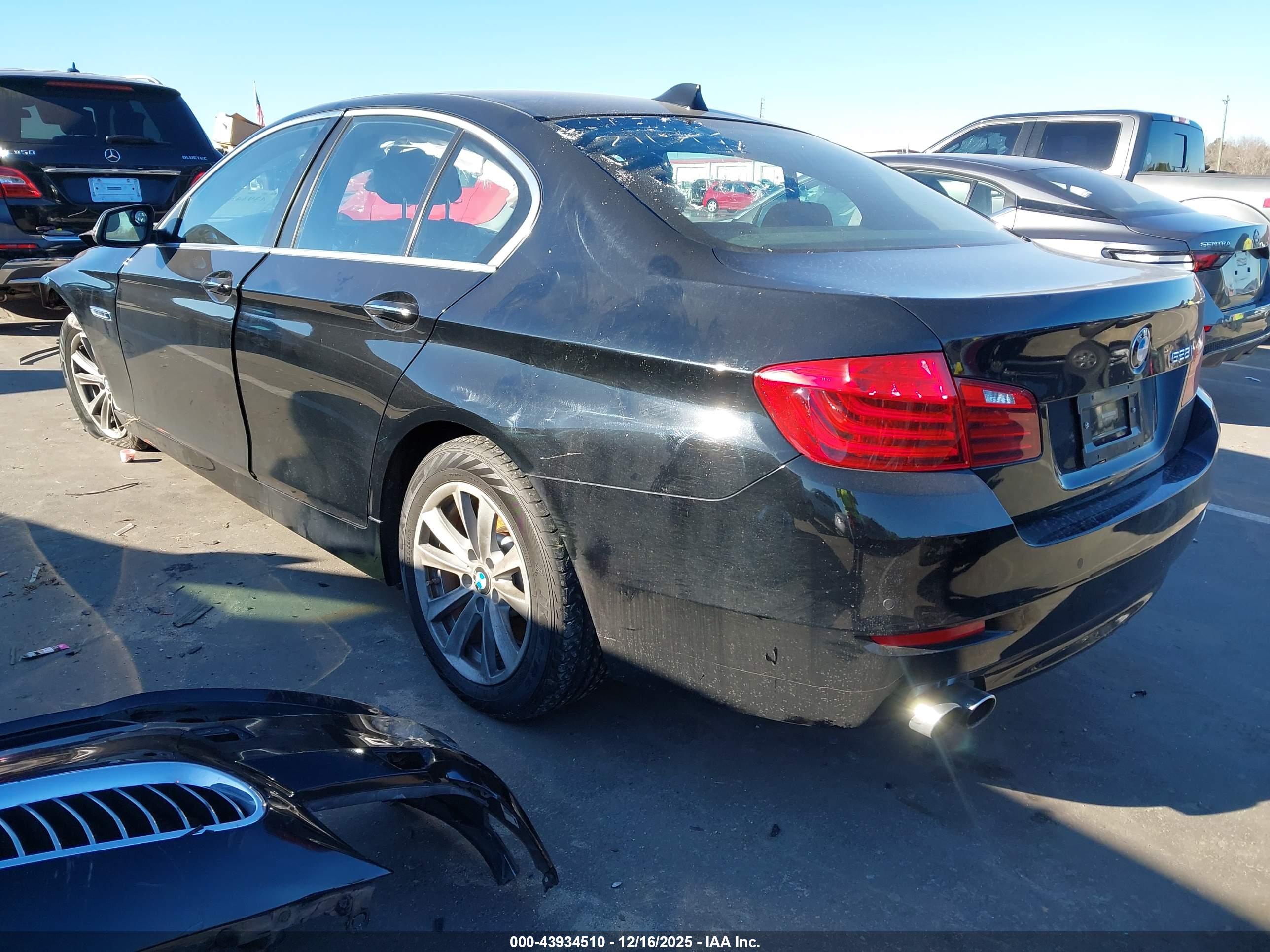 BMW 528I image 3