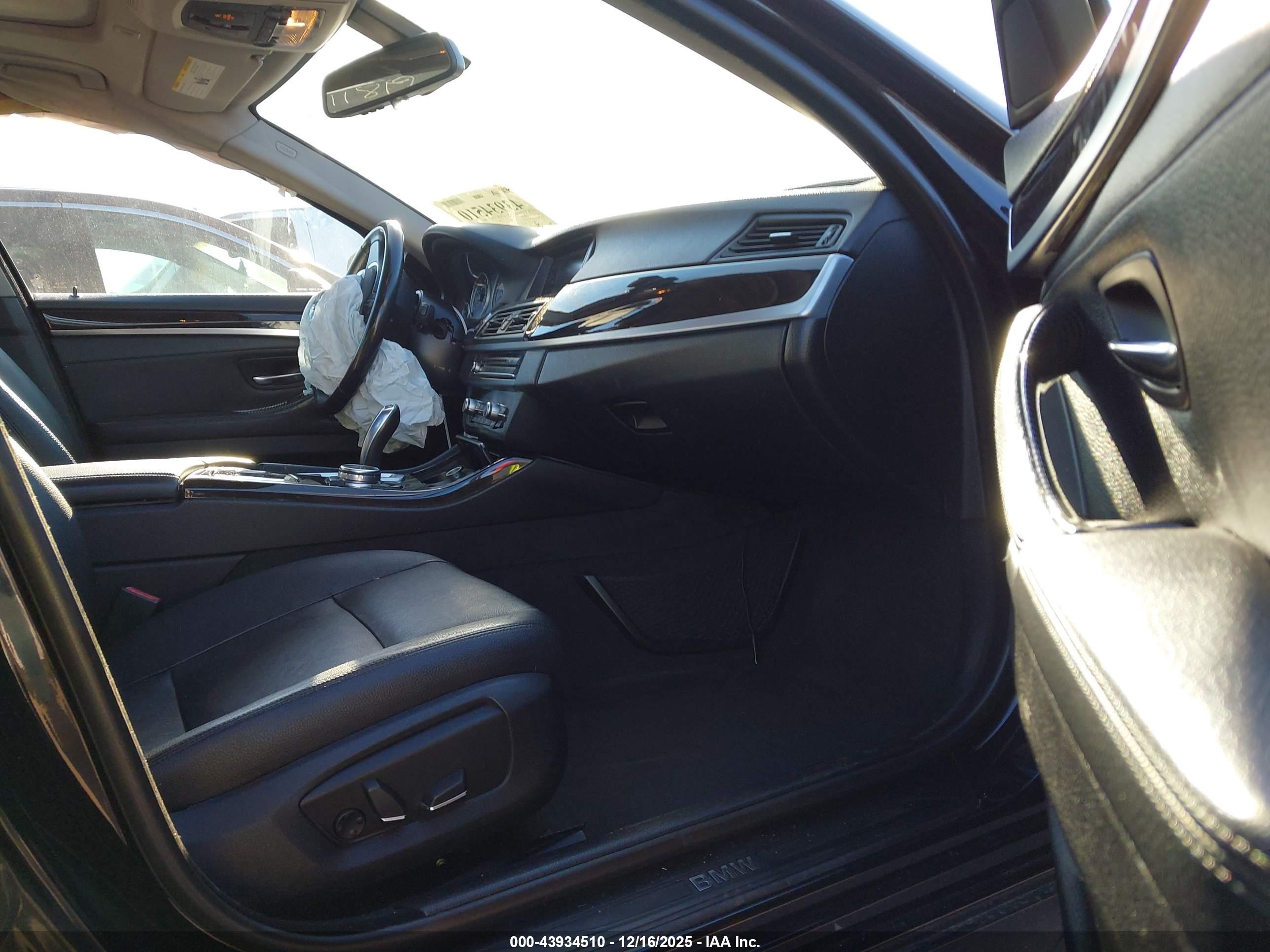 BMW 528I image 5