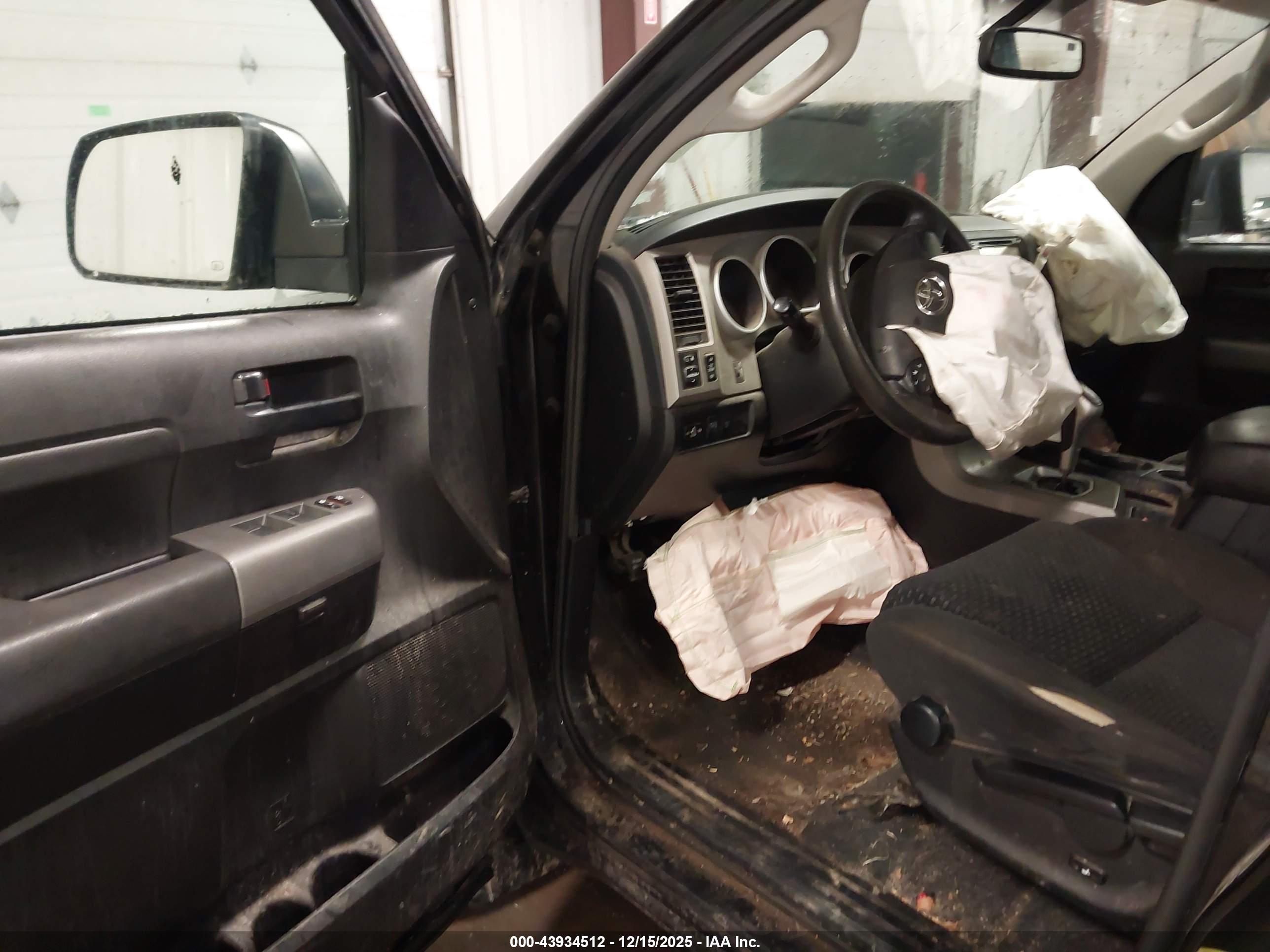 TOYOTA TUNDRA image 5