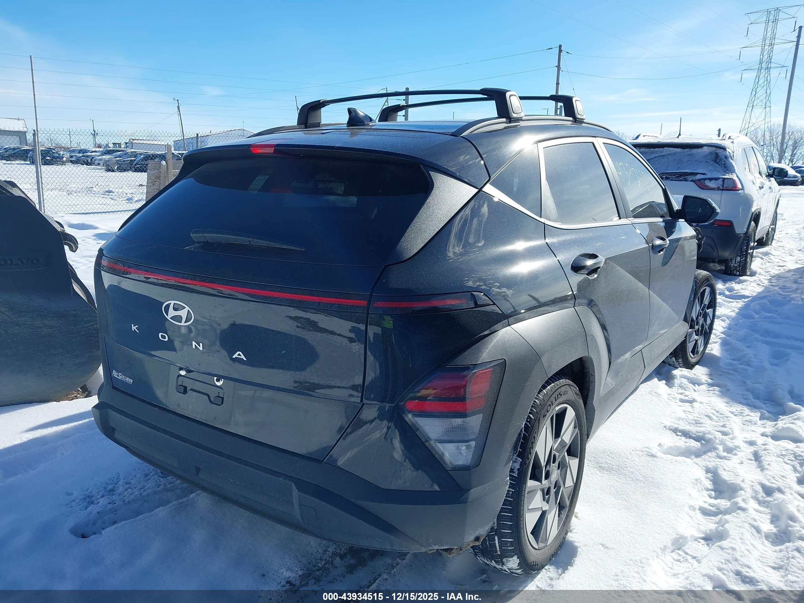 HYUNDAI KONA image 4