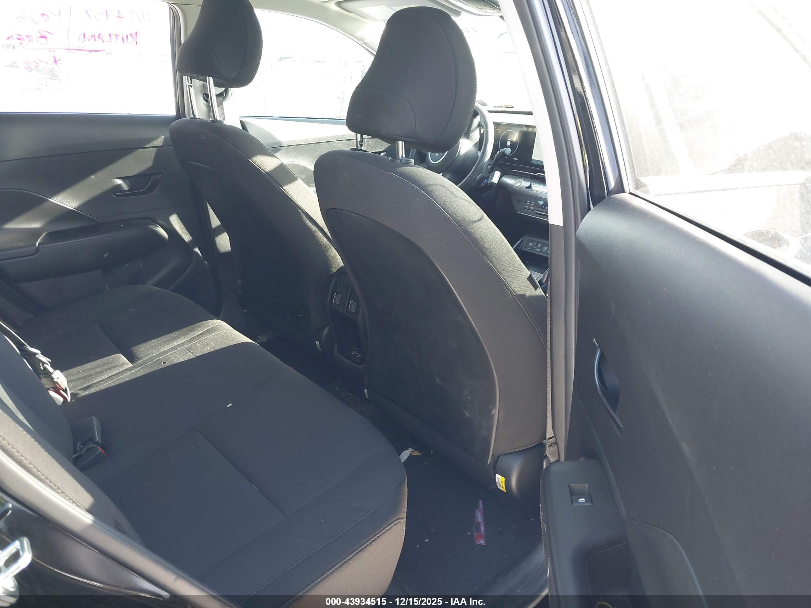 HYUNDAI KONA image 8