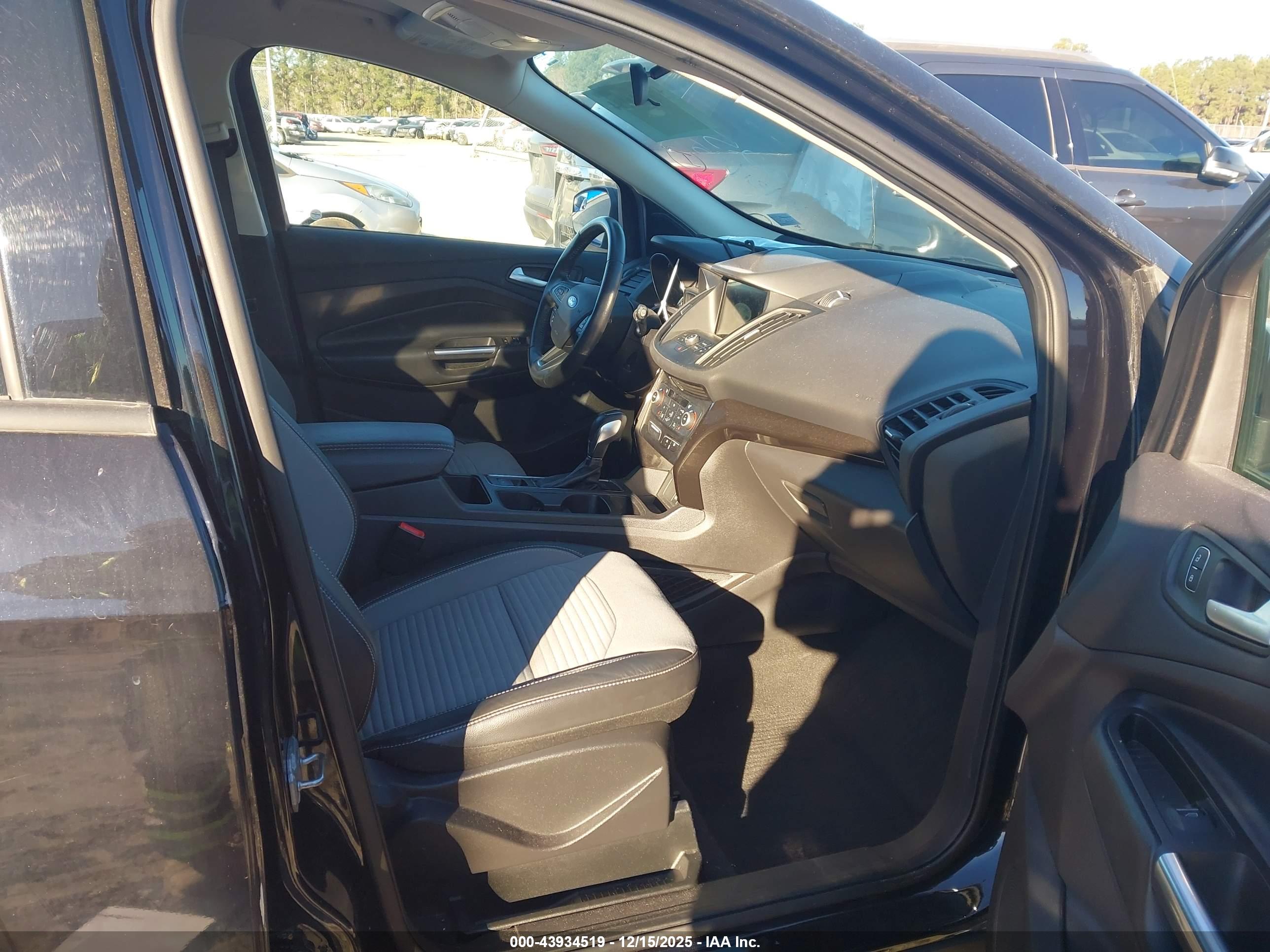 FORD ESCAPE image 5