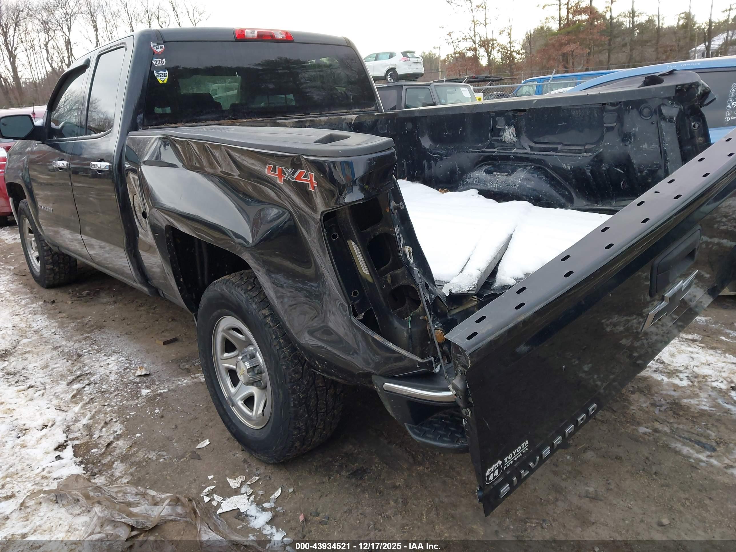 CHEVROLET SILVERADO image 3