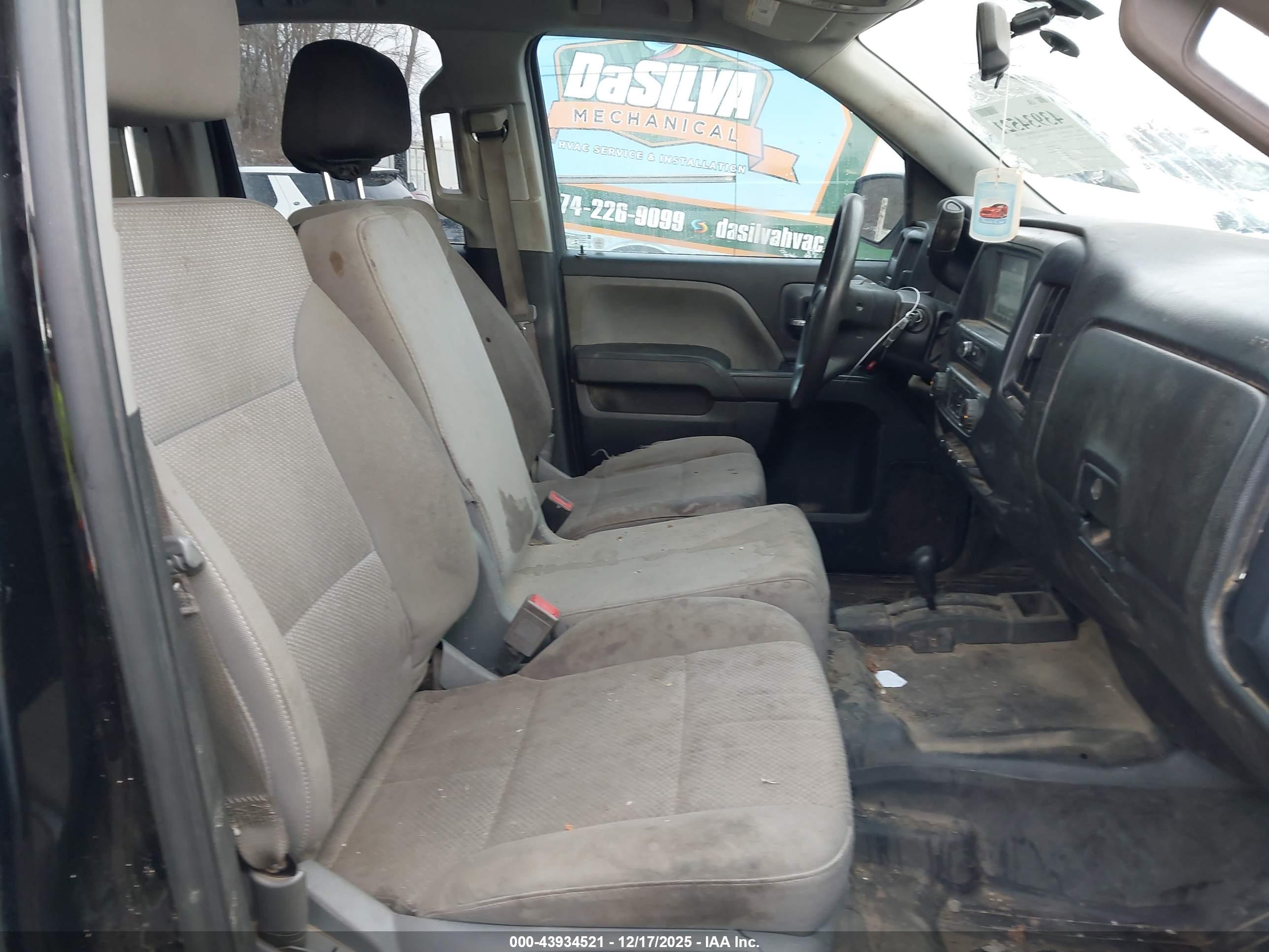 CHEVROLET SILVERADO image 5