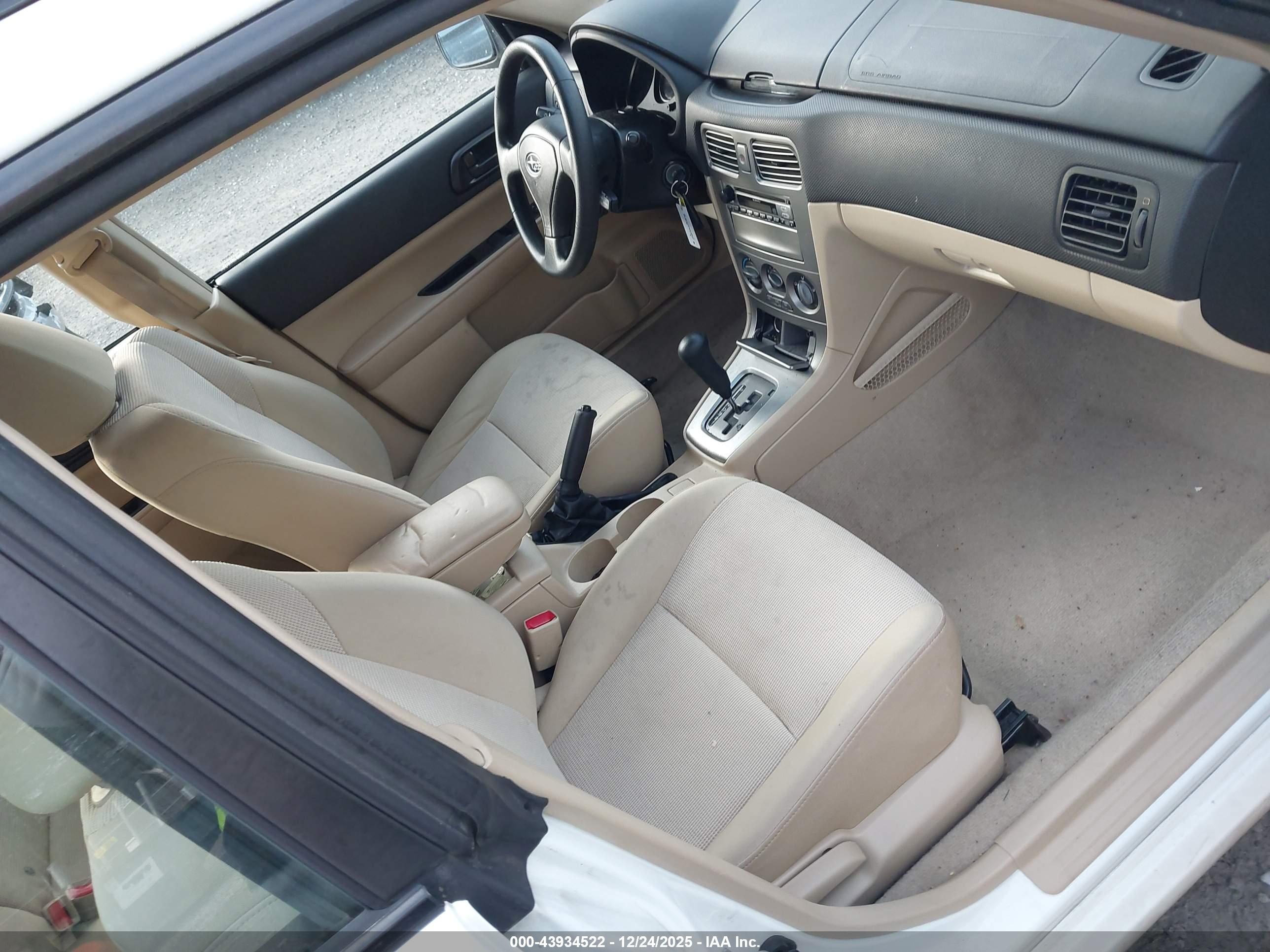 SUBARU FORESTER image 5