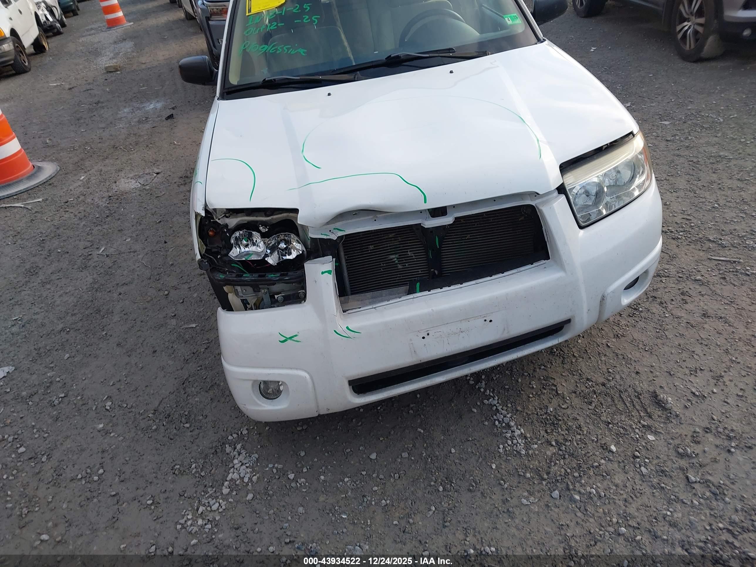 SUBARU FORESTER image 6