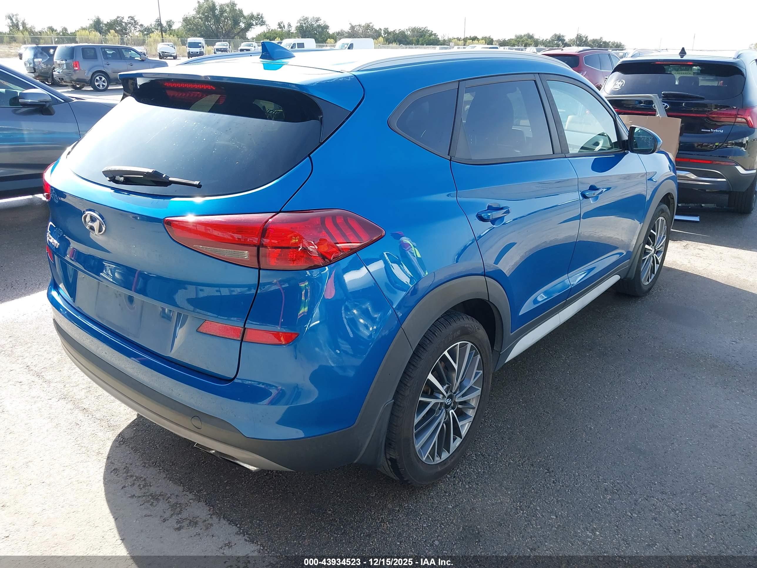 HYUNDAI TUCSON image 4