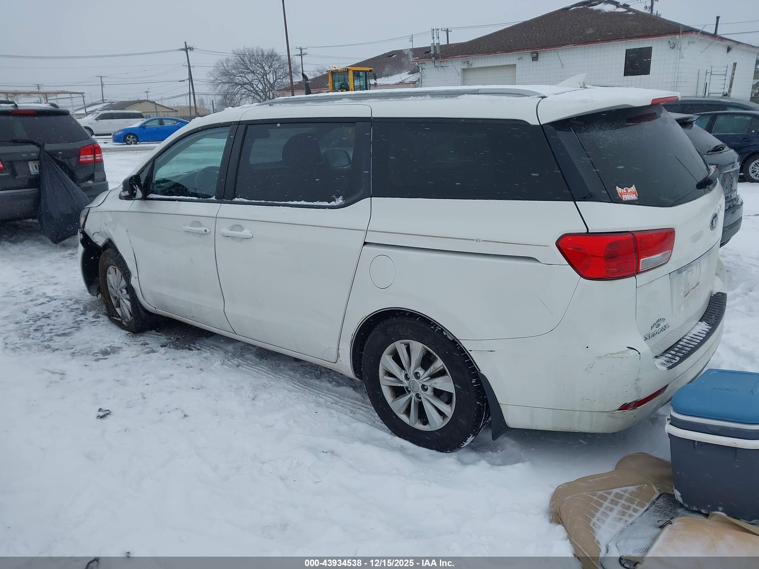 KIA SEDONA image 3