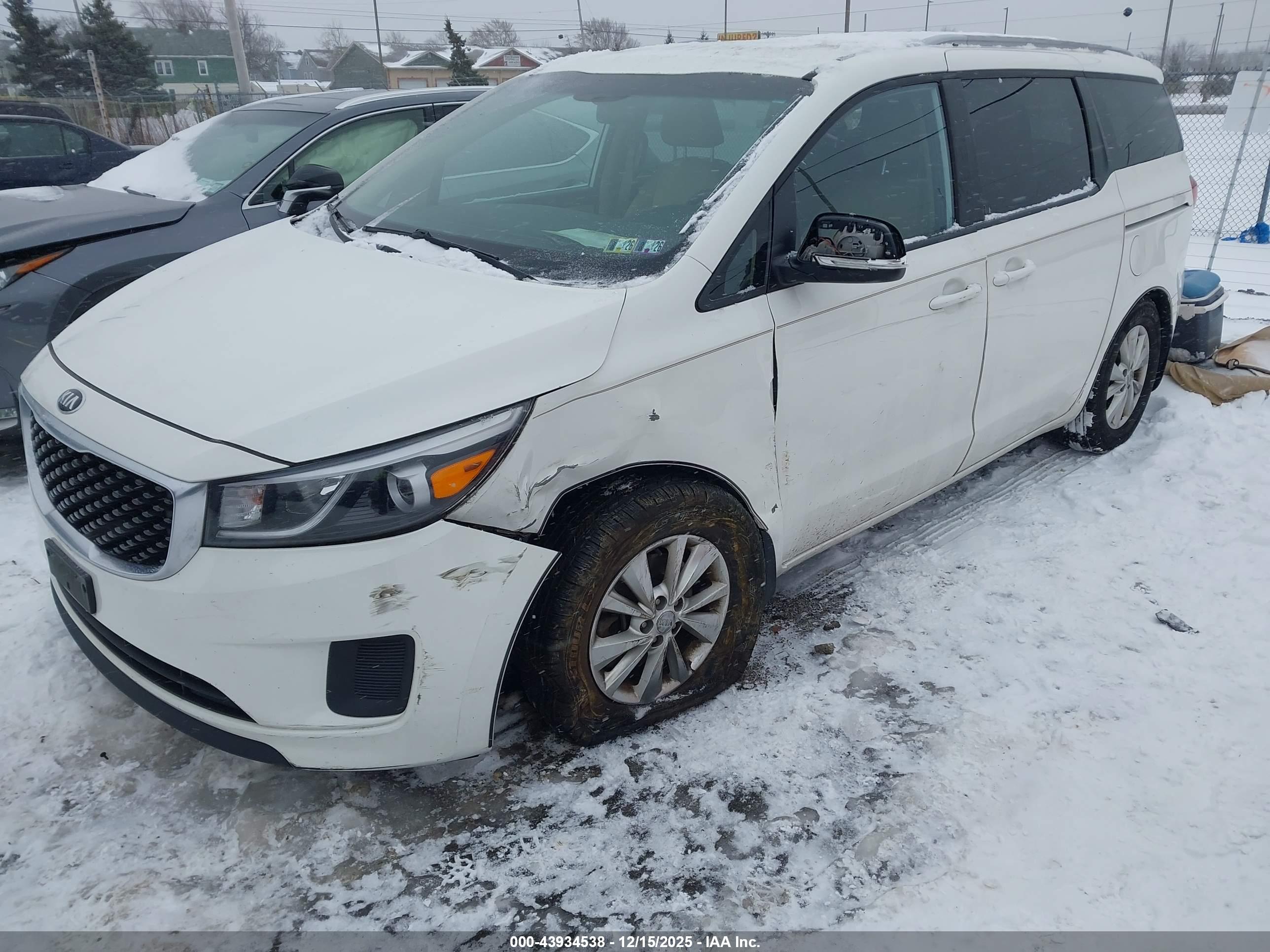 KIA SEDONA image 6
