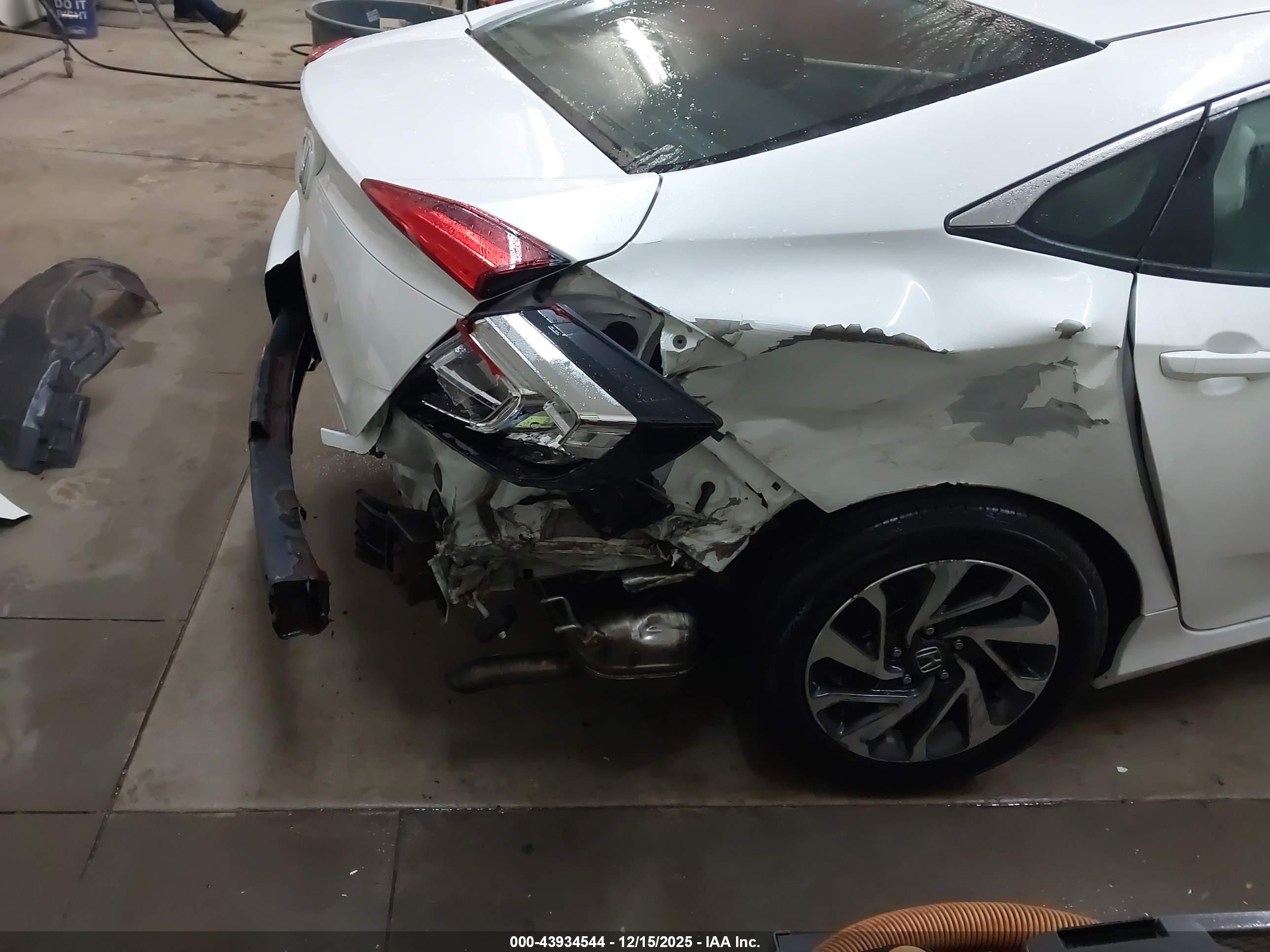 HONDA CIVIC image 6