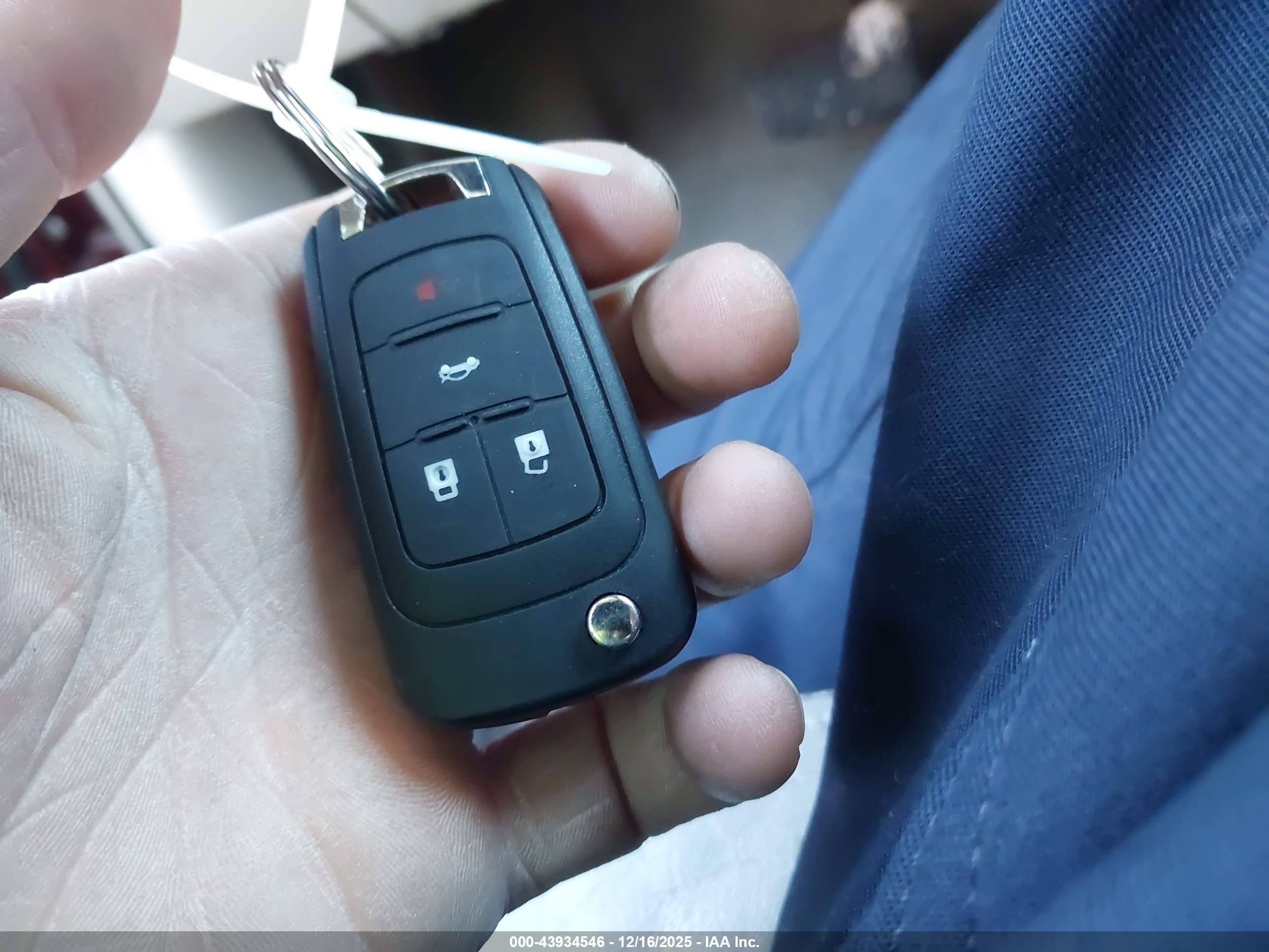 BUICK LACROSSE image 11