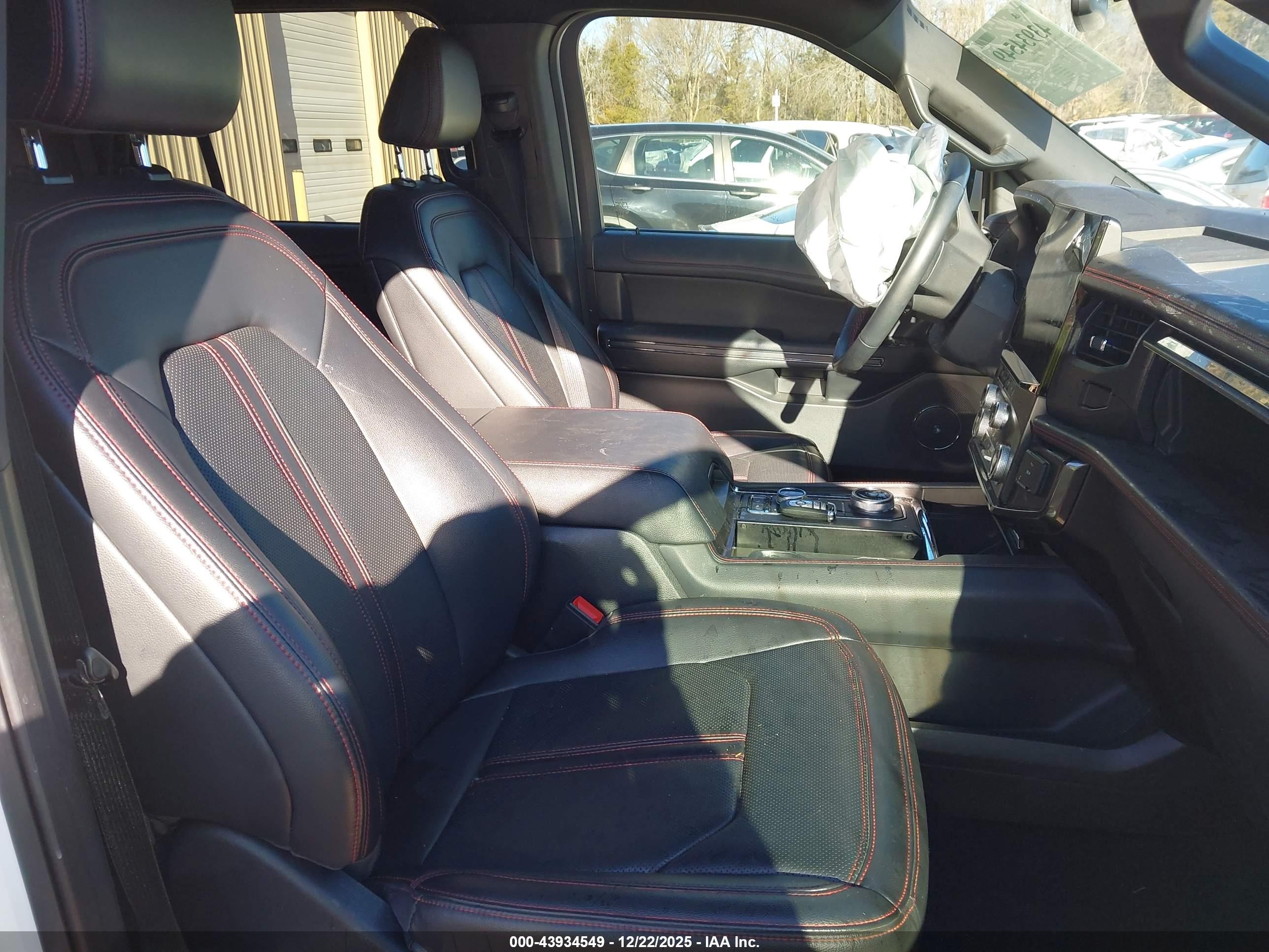 FORD EXPEDITION image 5