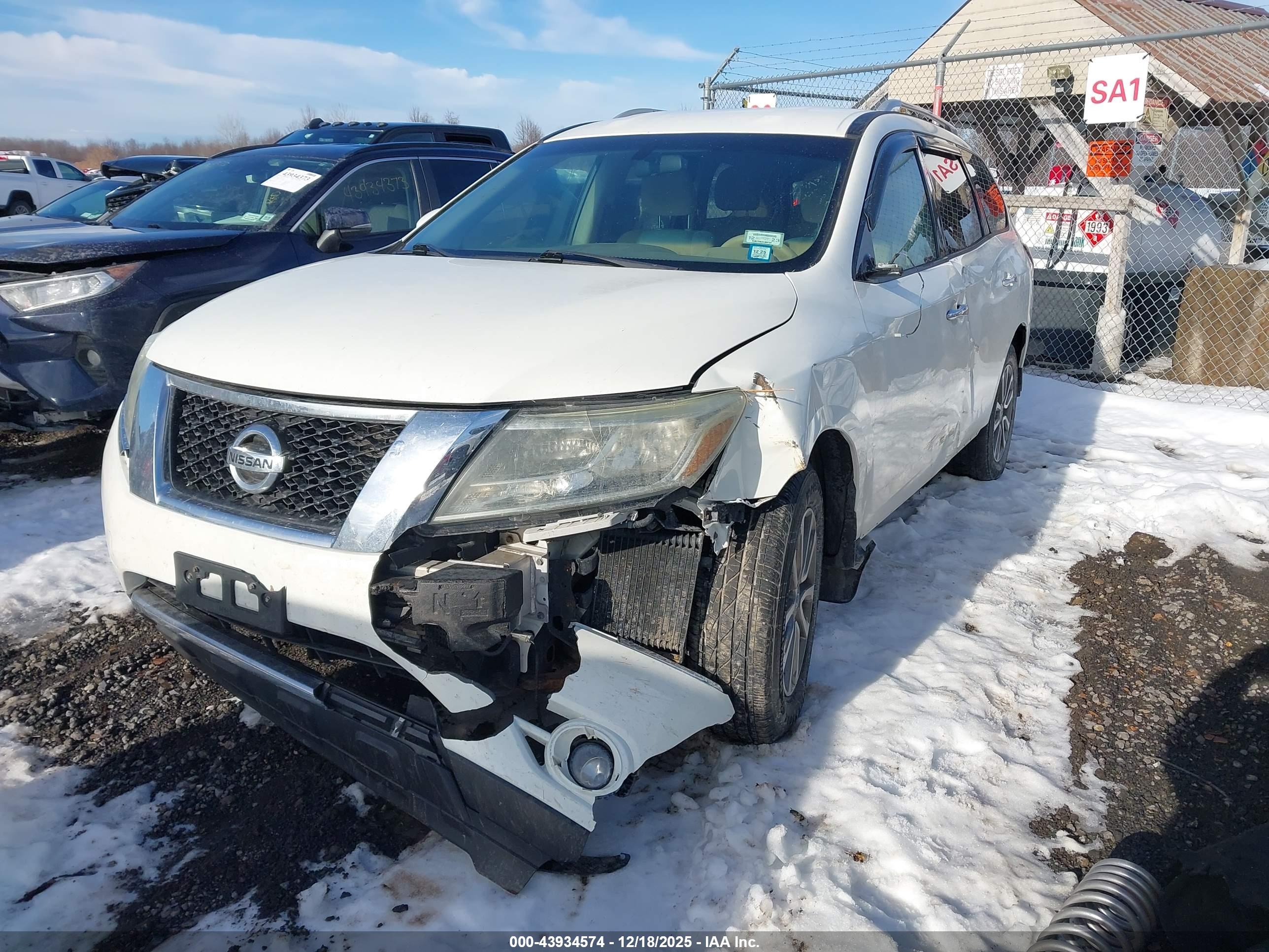 NISSAN PATHFINDER image 2