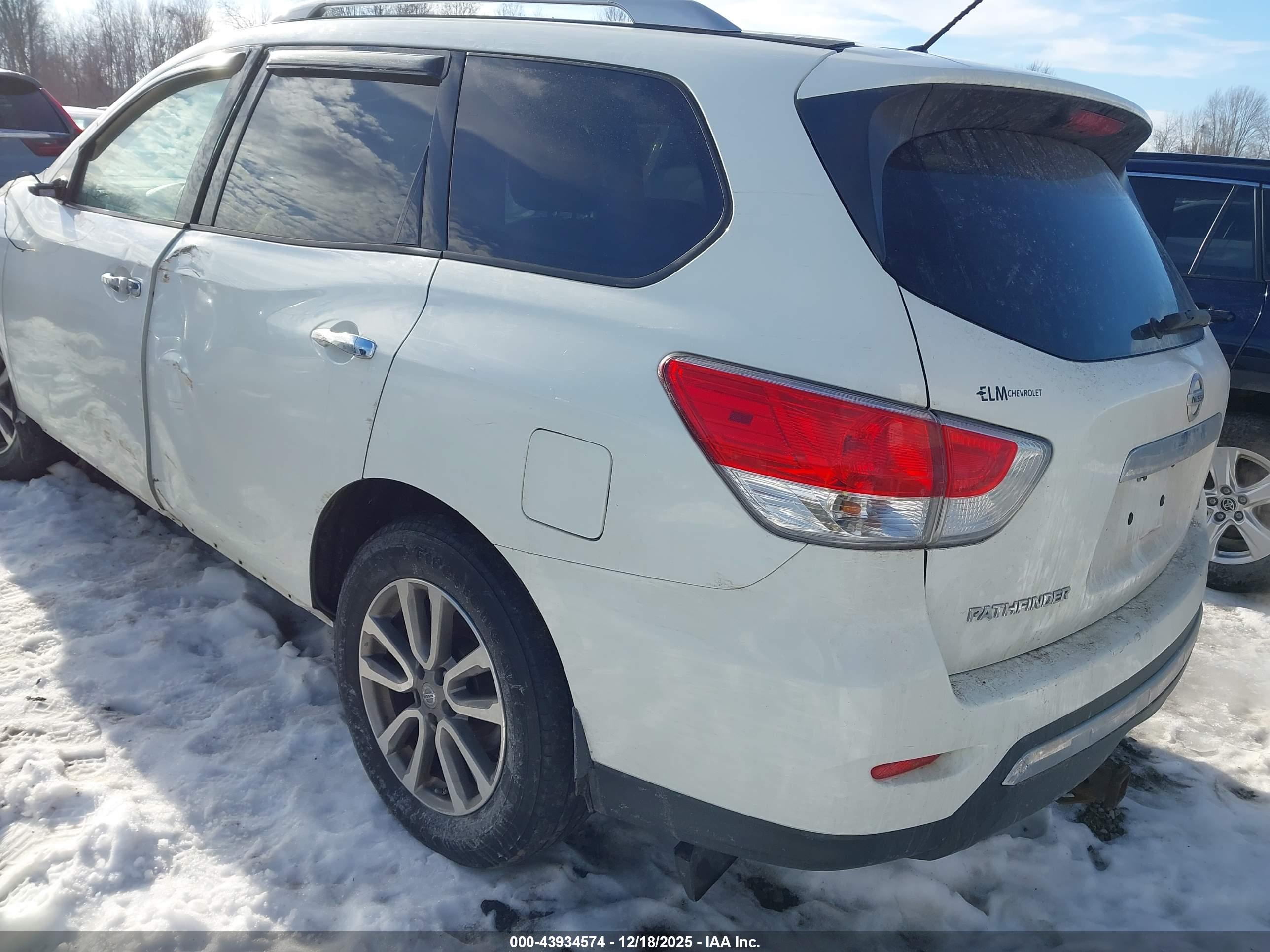 NISSAN PATHFINDER image 3