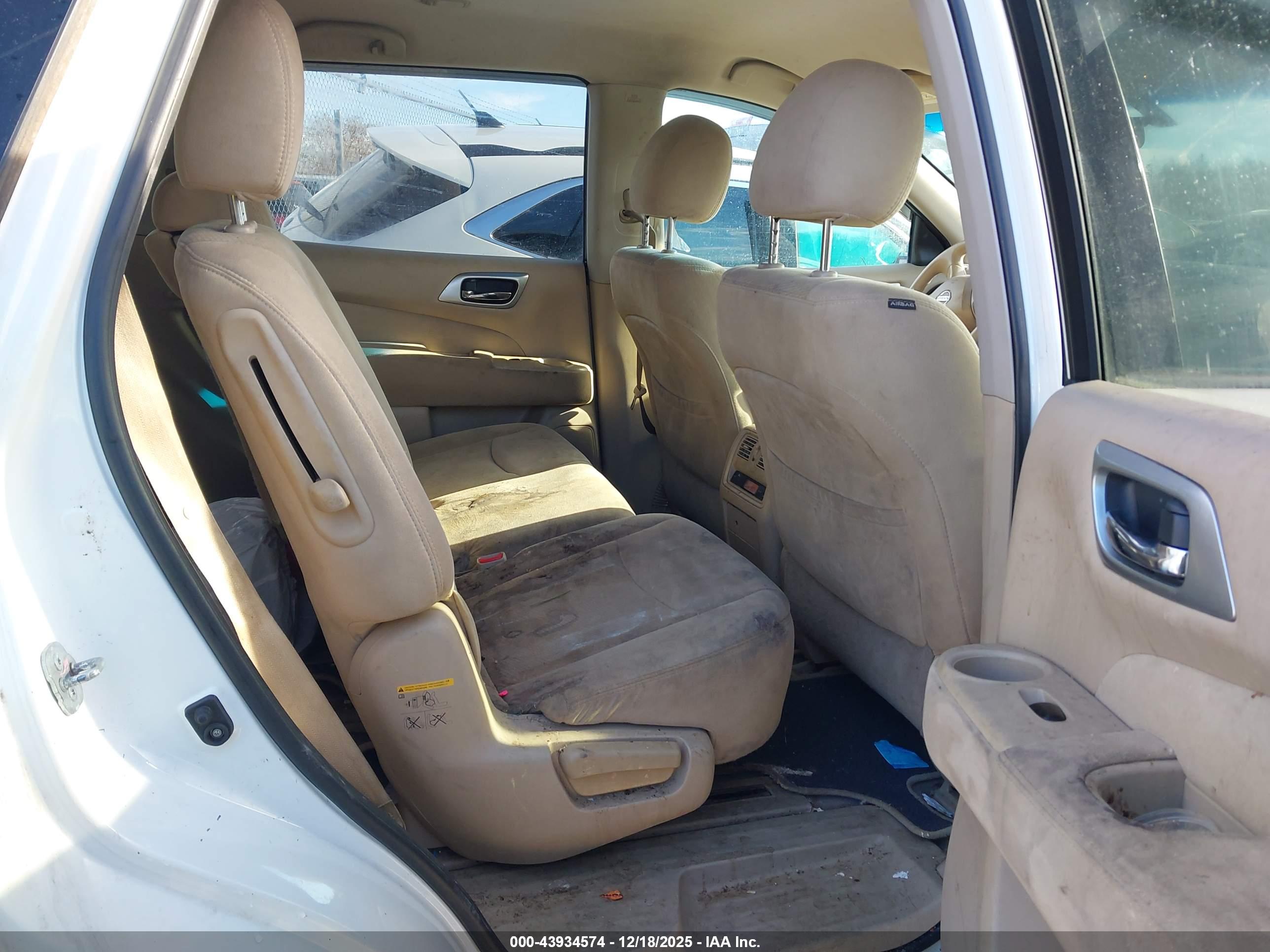 NISSAN PATHFINDER image 8