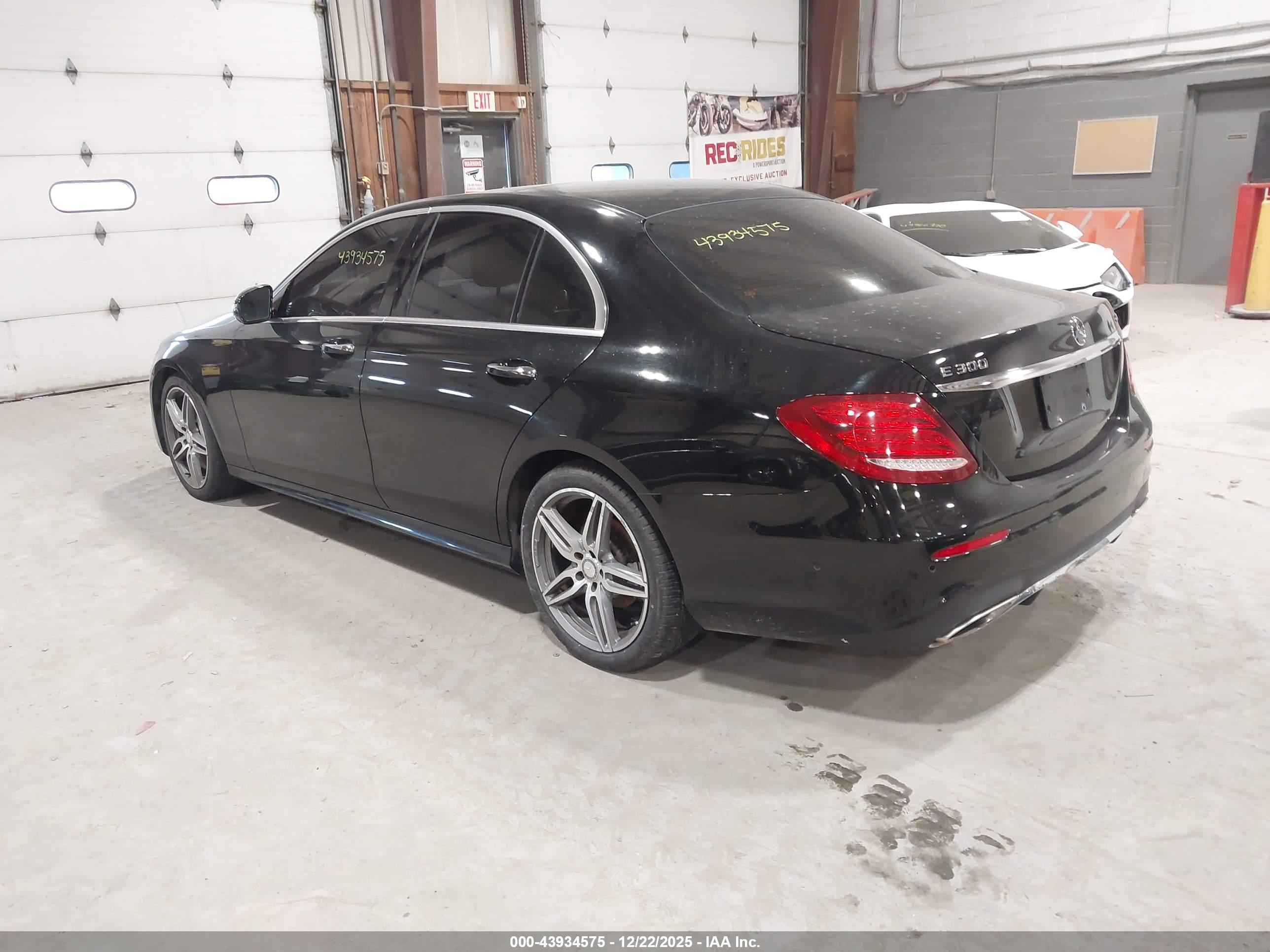 MERCEDES-BENZ E image 3