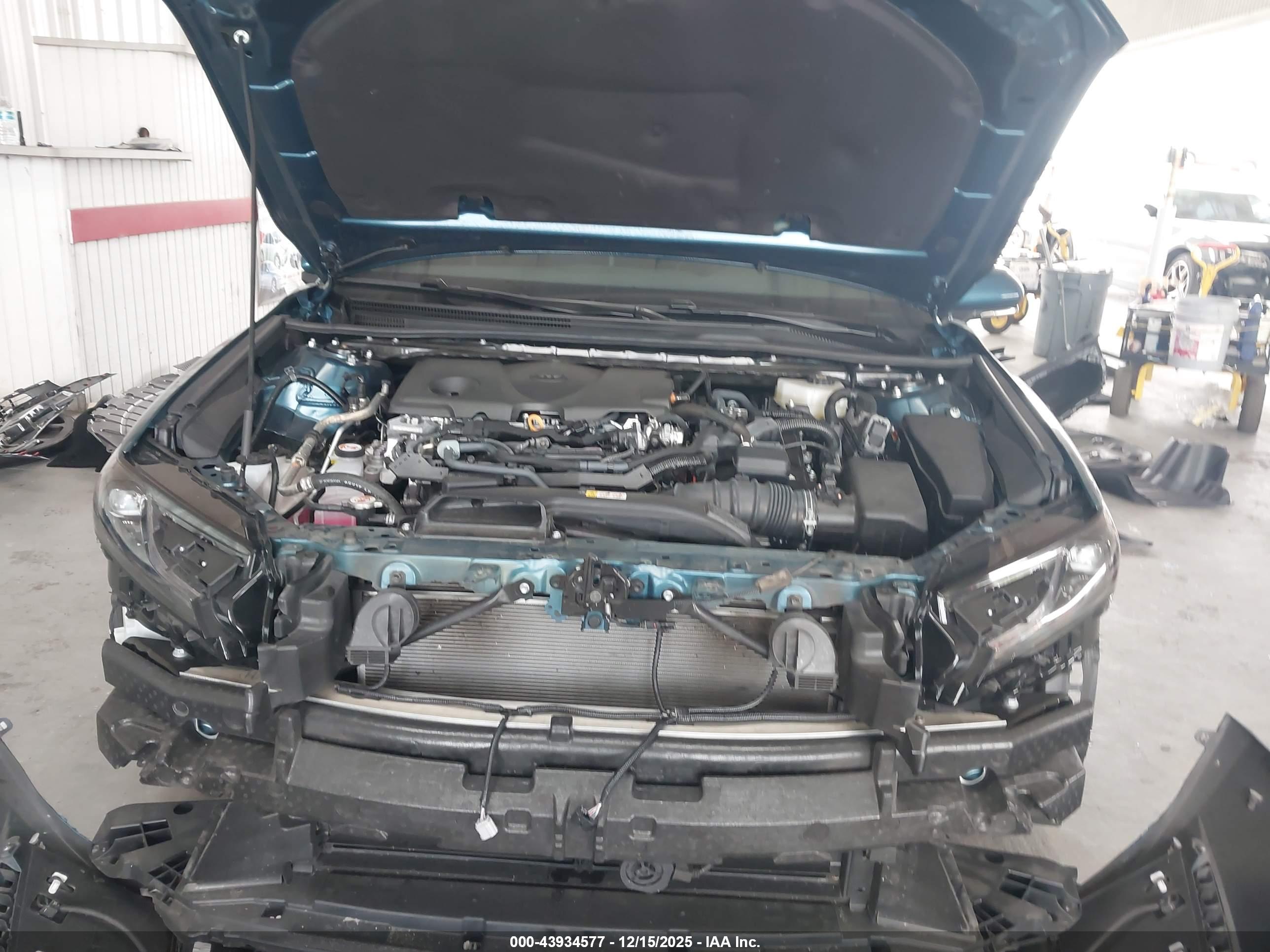 TOYOTA CAMRY image 10