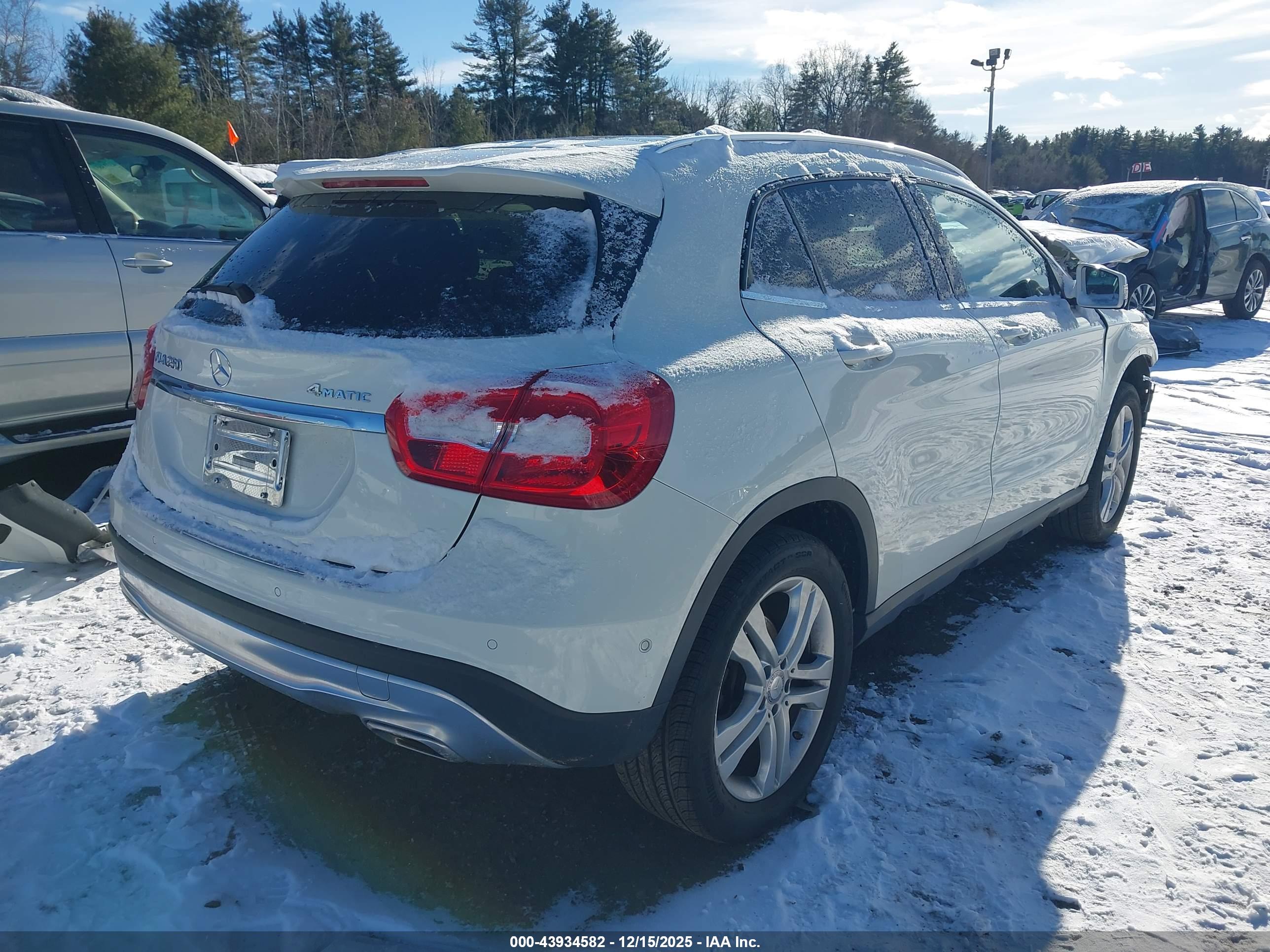 MERCEDES-BENZ GLA image 4