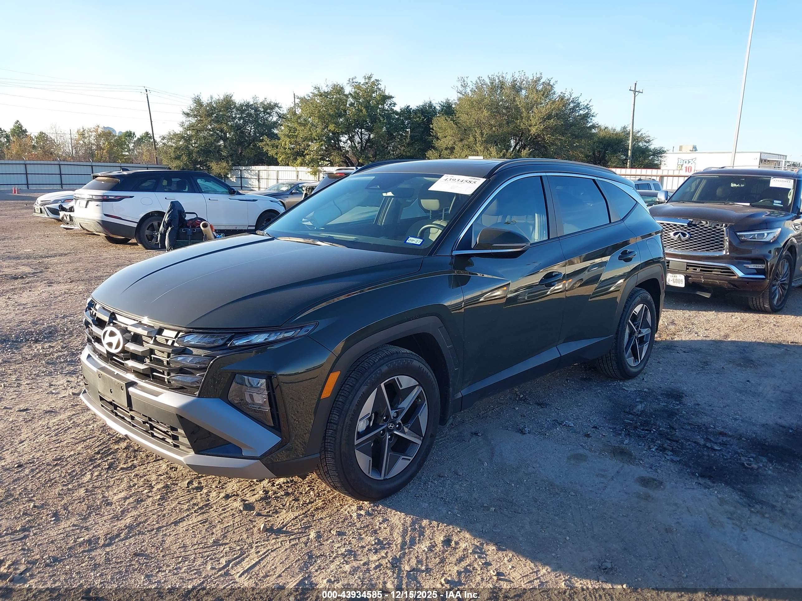HYUNDAI TUCSON image 2