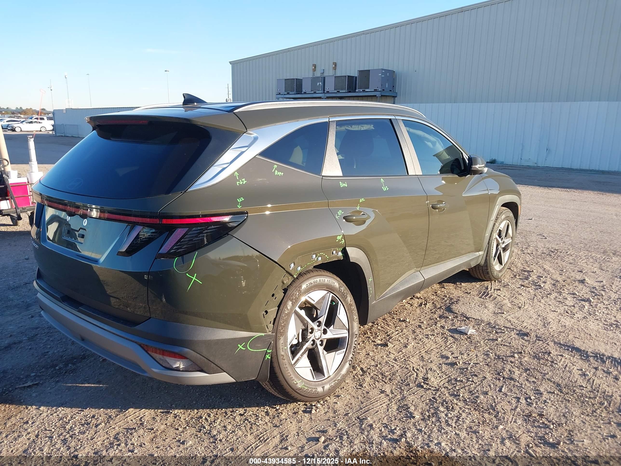 HYUNDAI TUCSON image 4