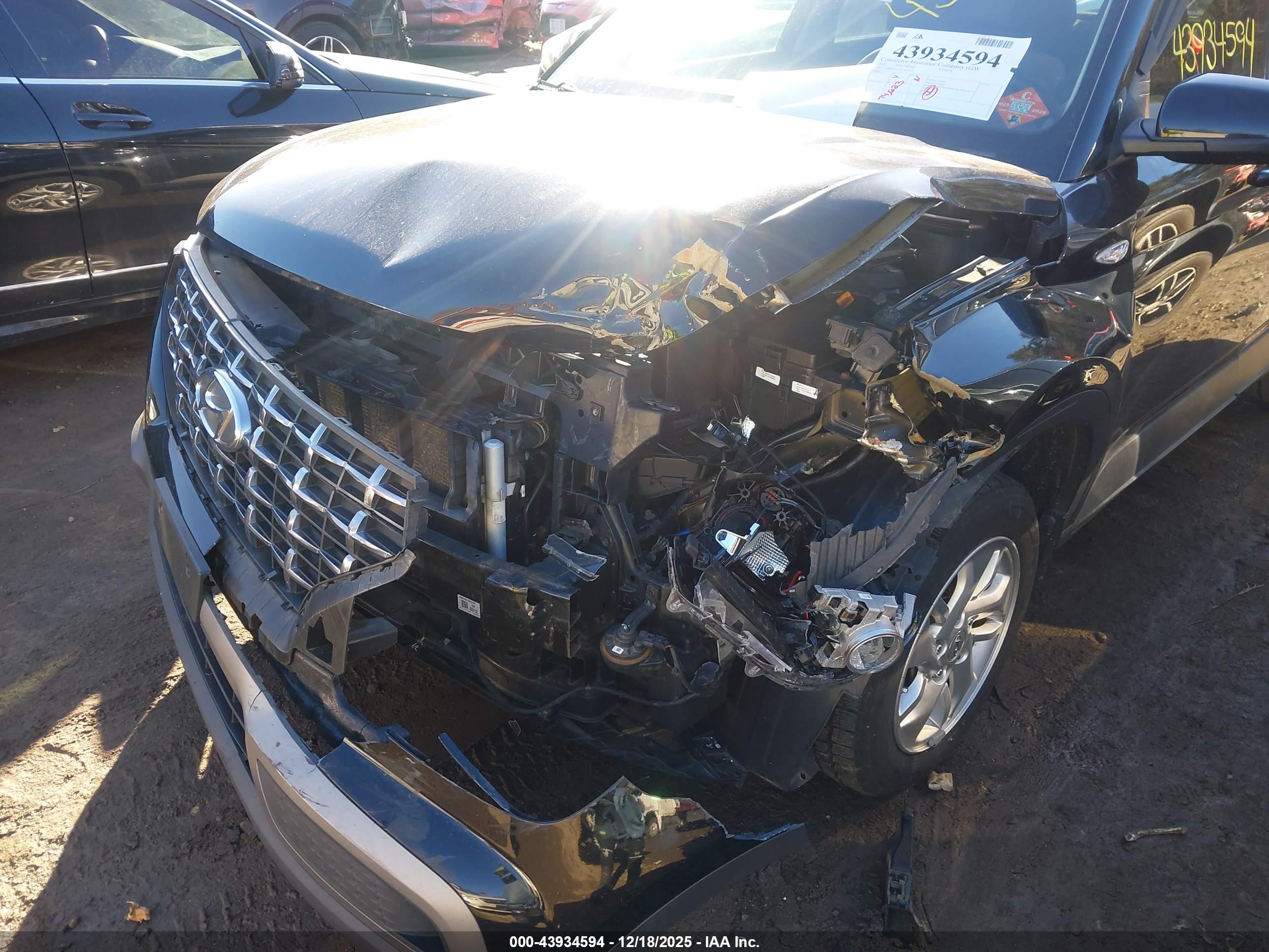HYUNDAI VENUE image 6