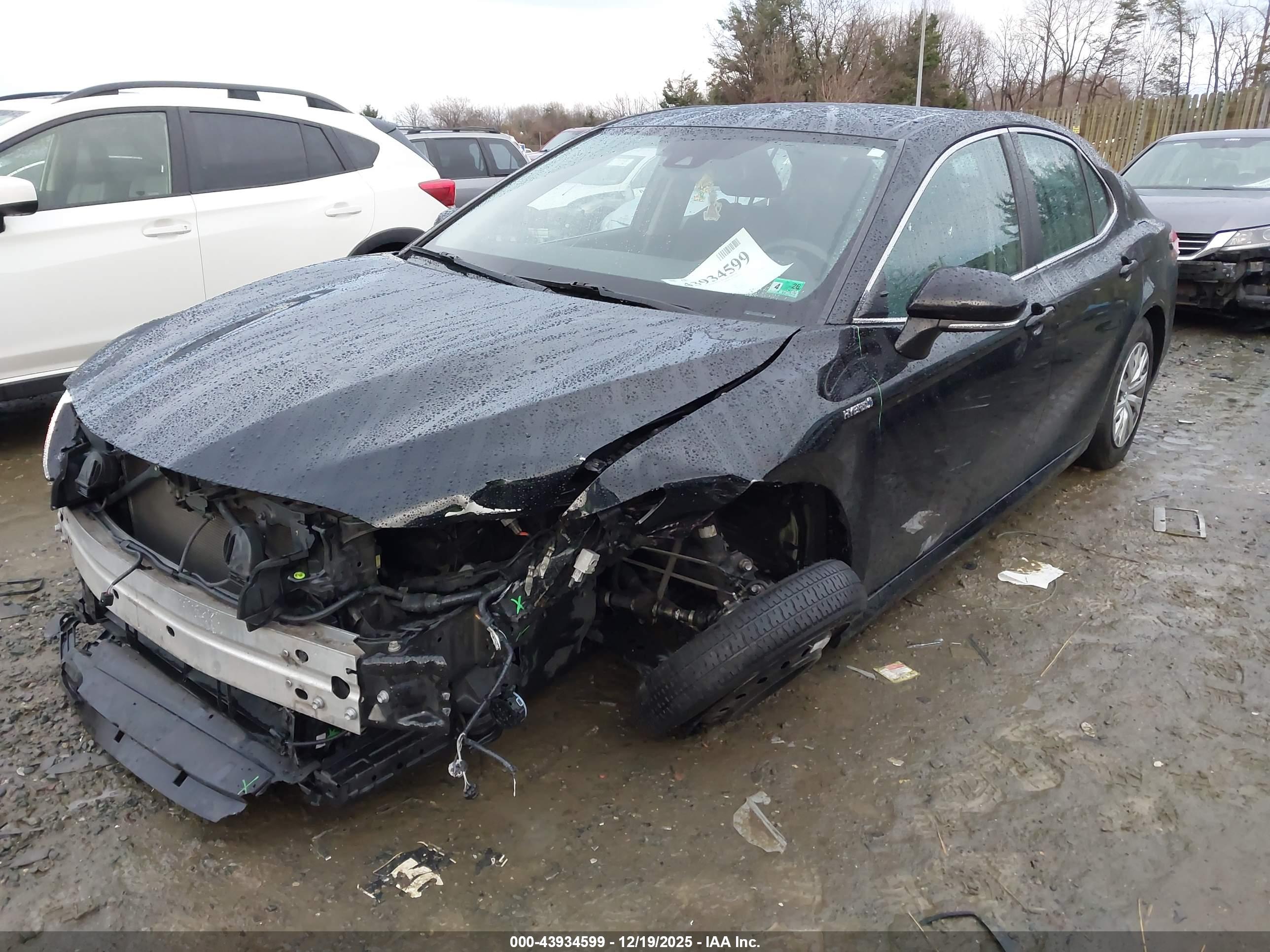 TOYOTA CAMRY image 2