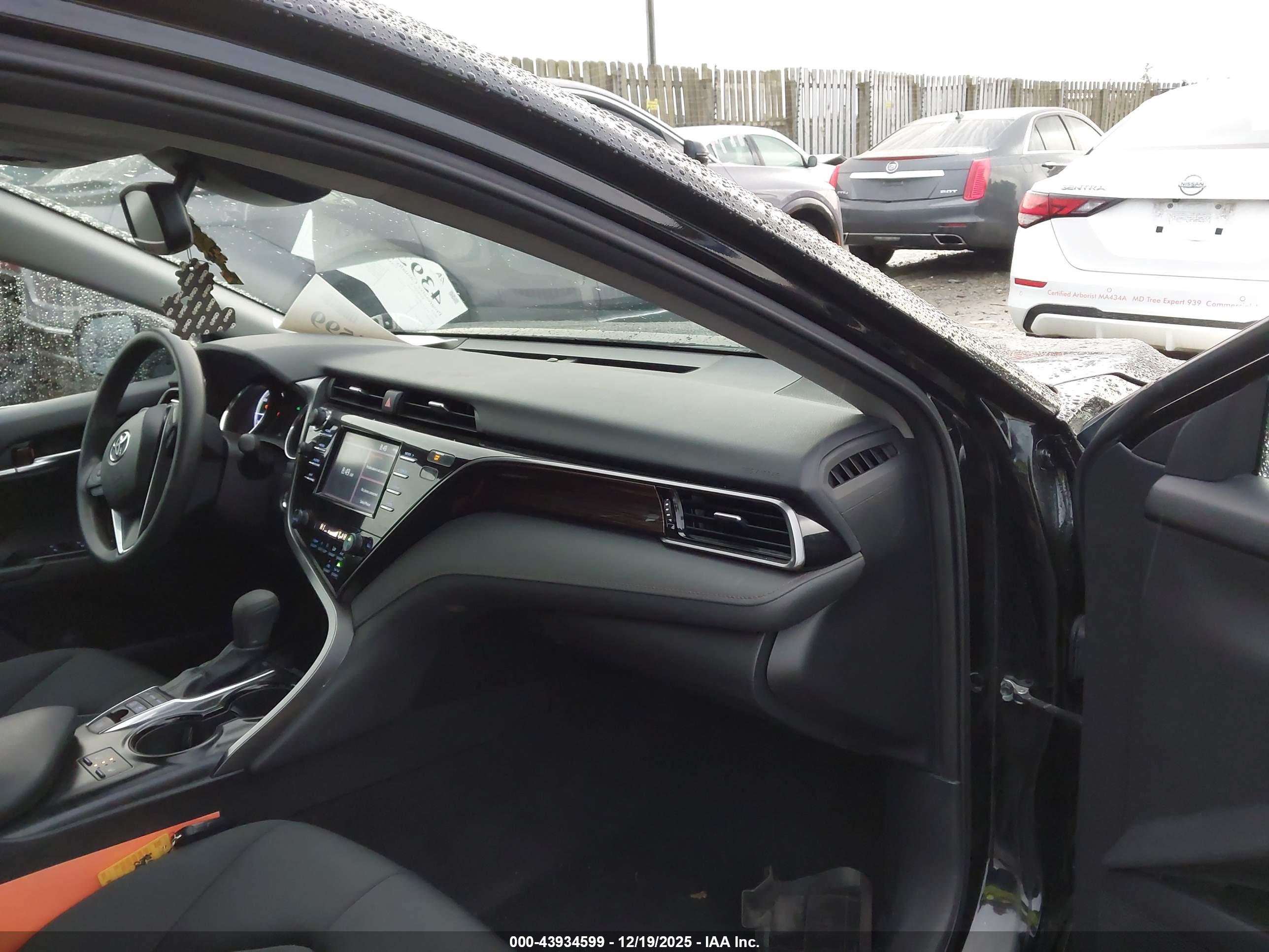 TOYOTA CAMRY image 5
