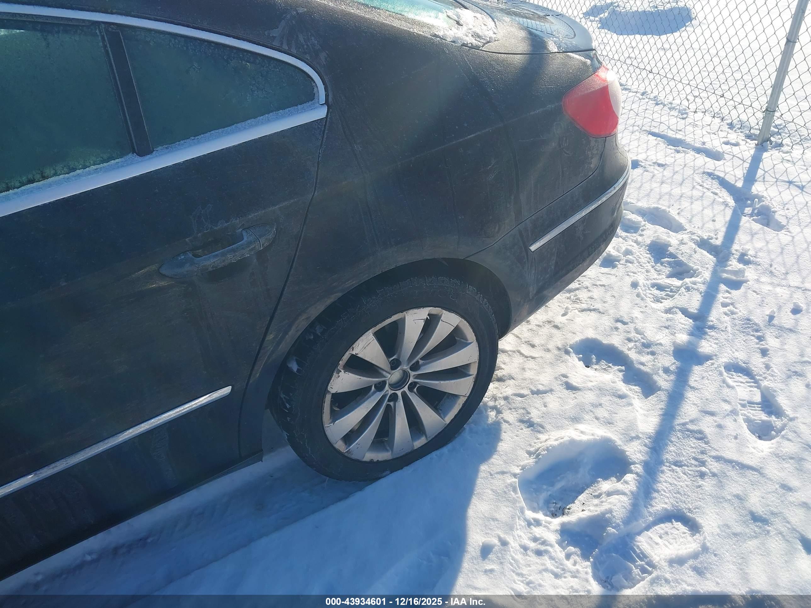 VOLKSWAGEN CC image 6