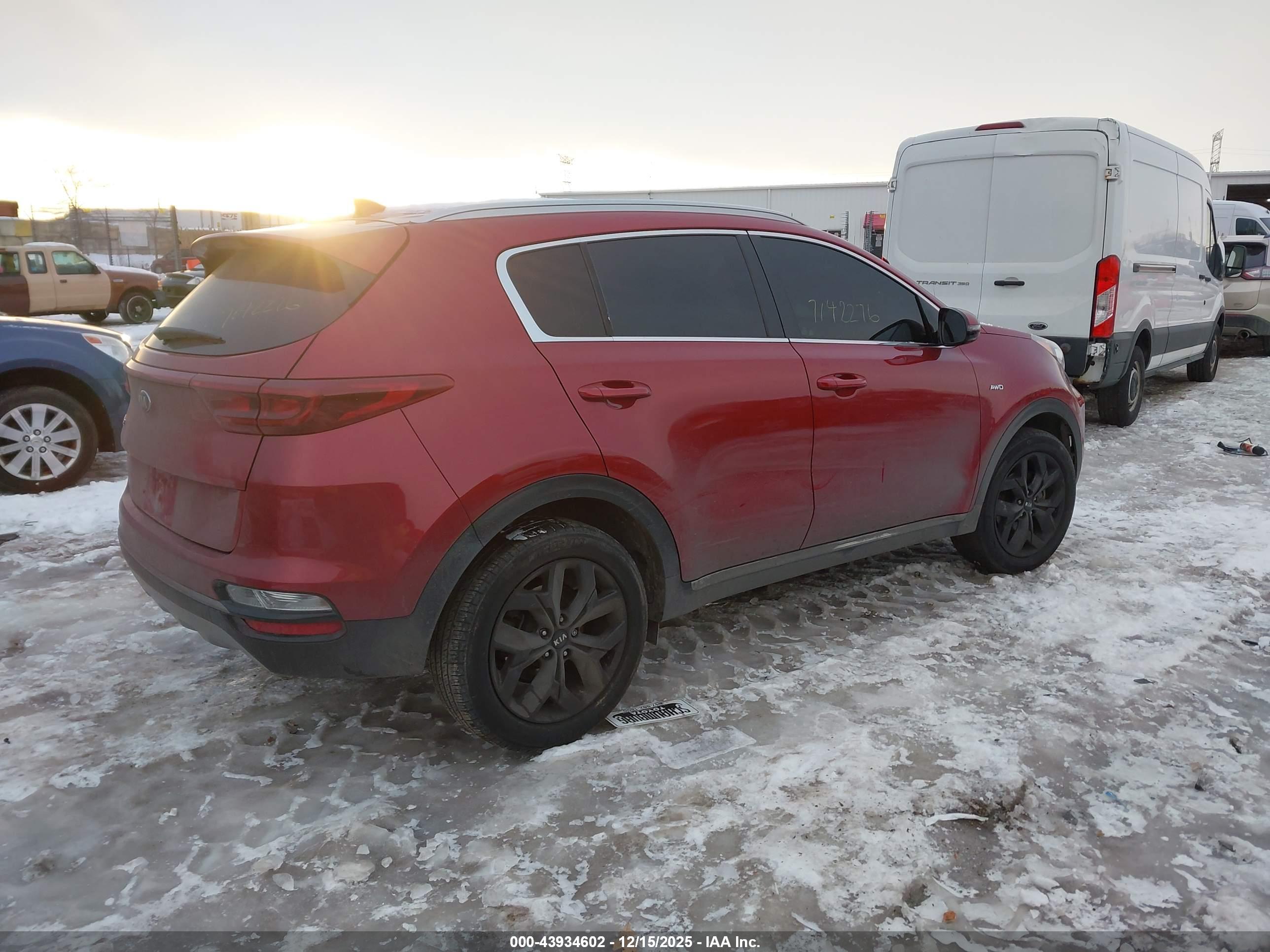 KIA SPORTAGE image 4
