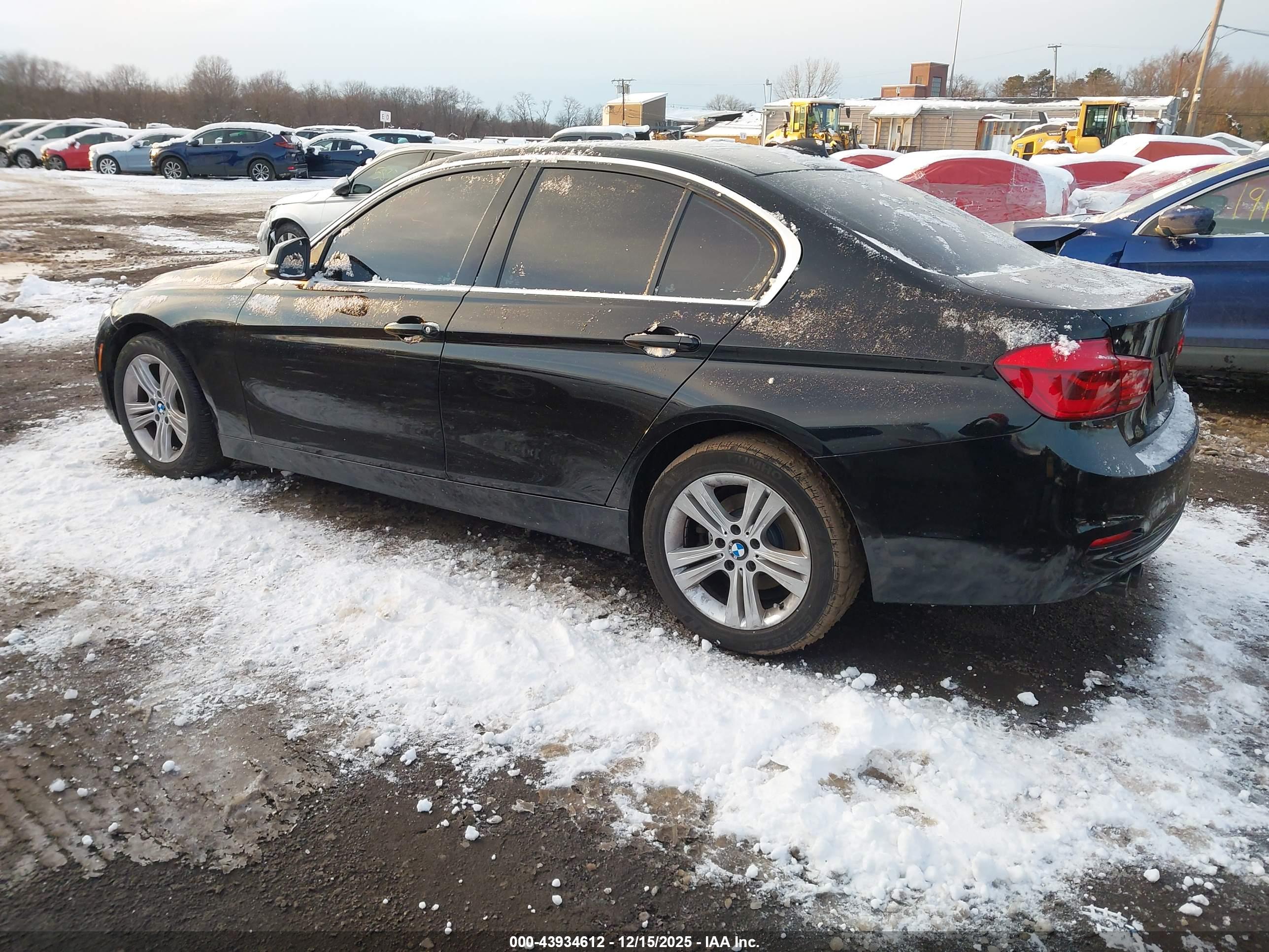 BMW 330I image 3
