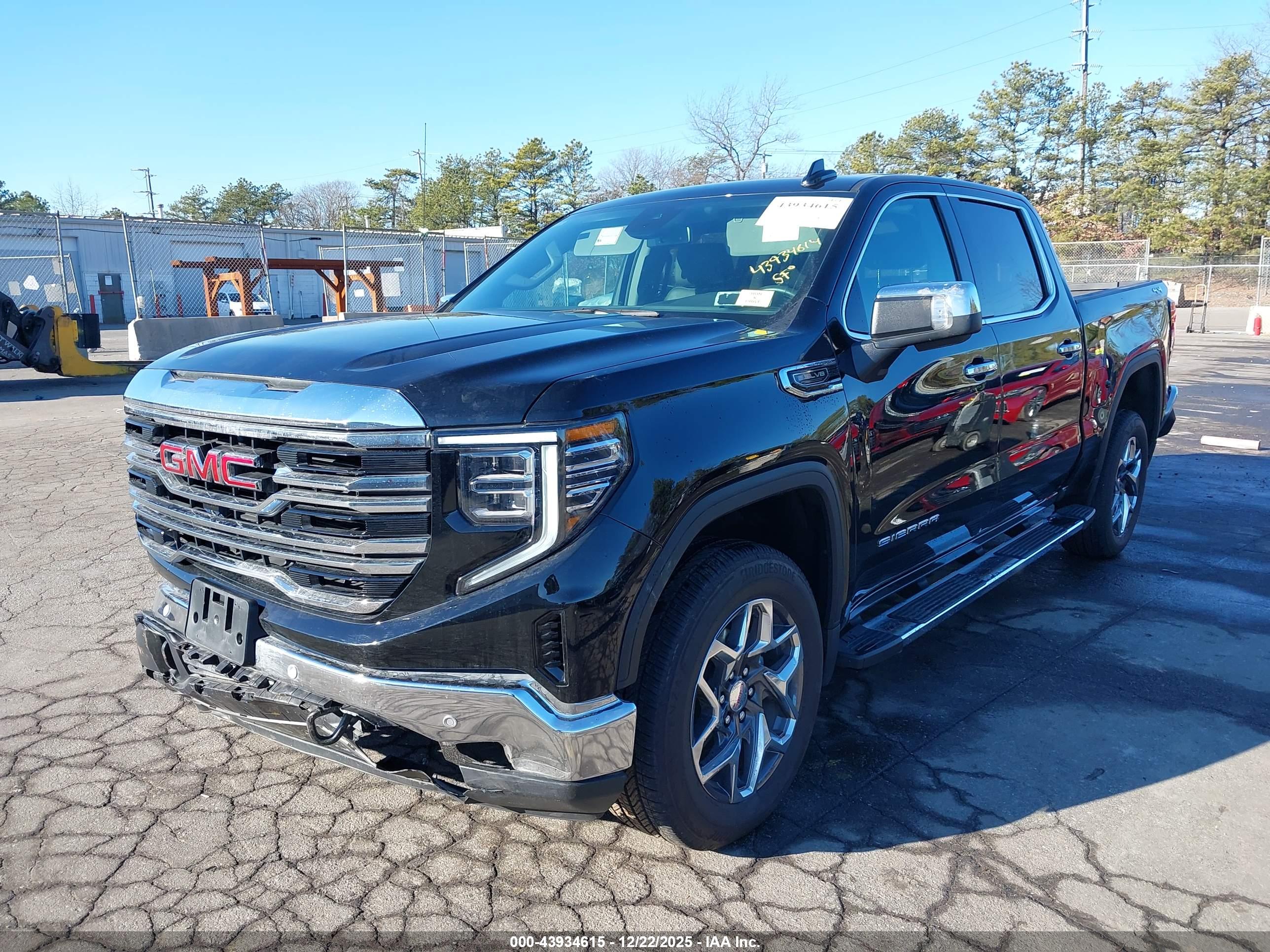 GMC SIERRA image 2
