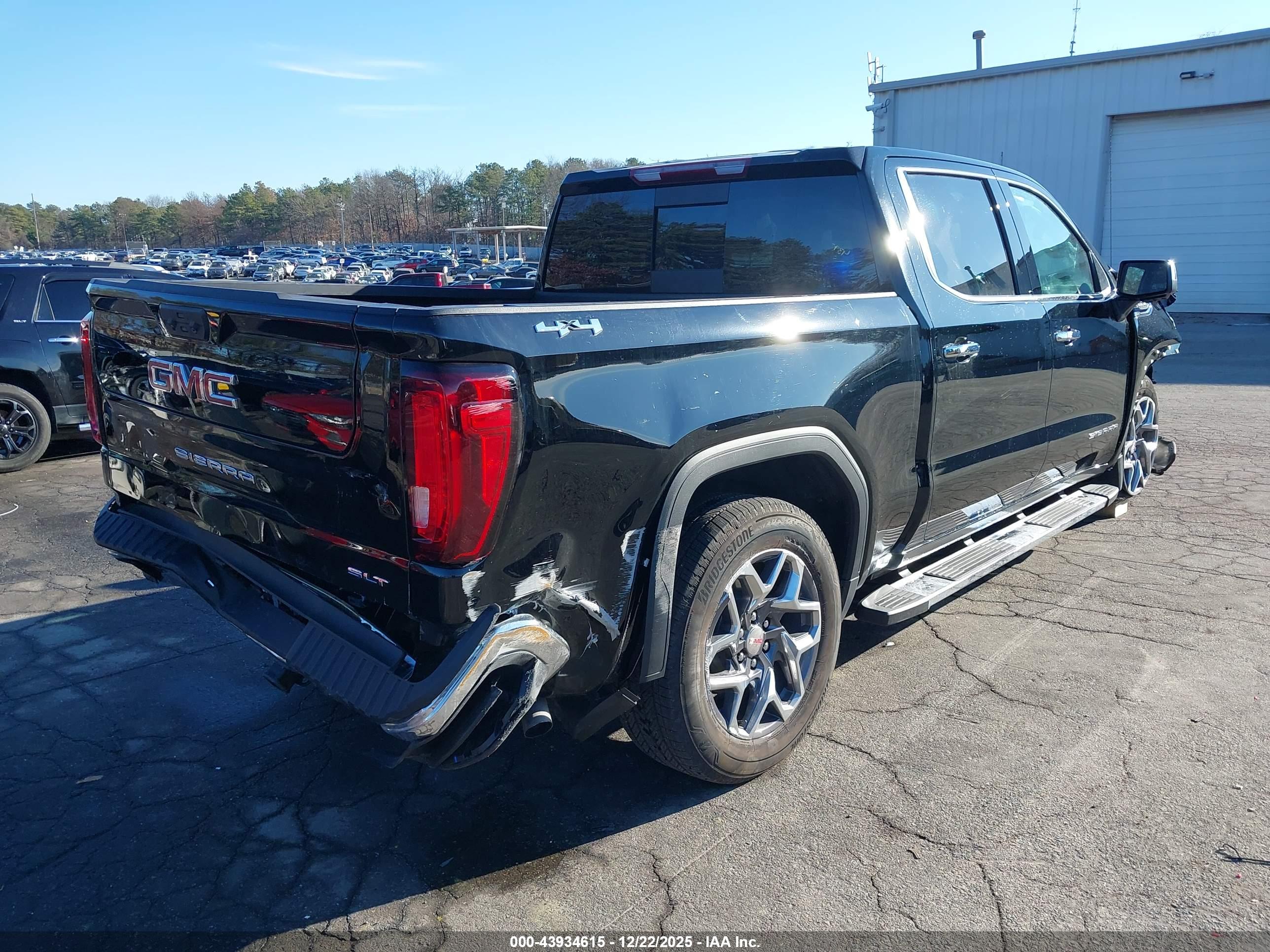 GMC SIERRA image 4
