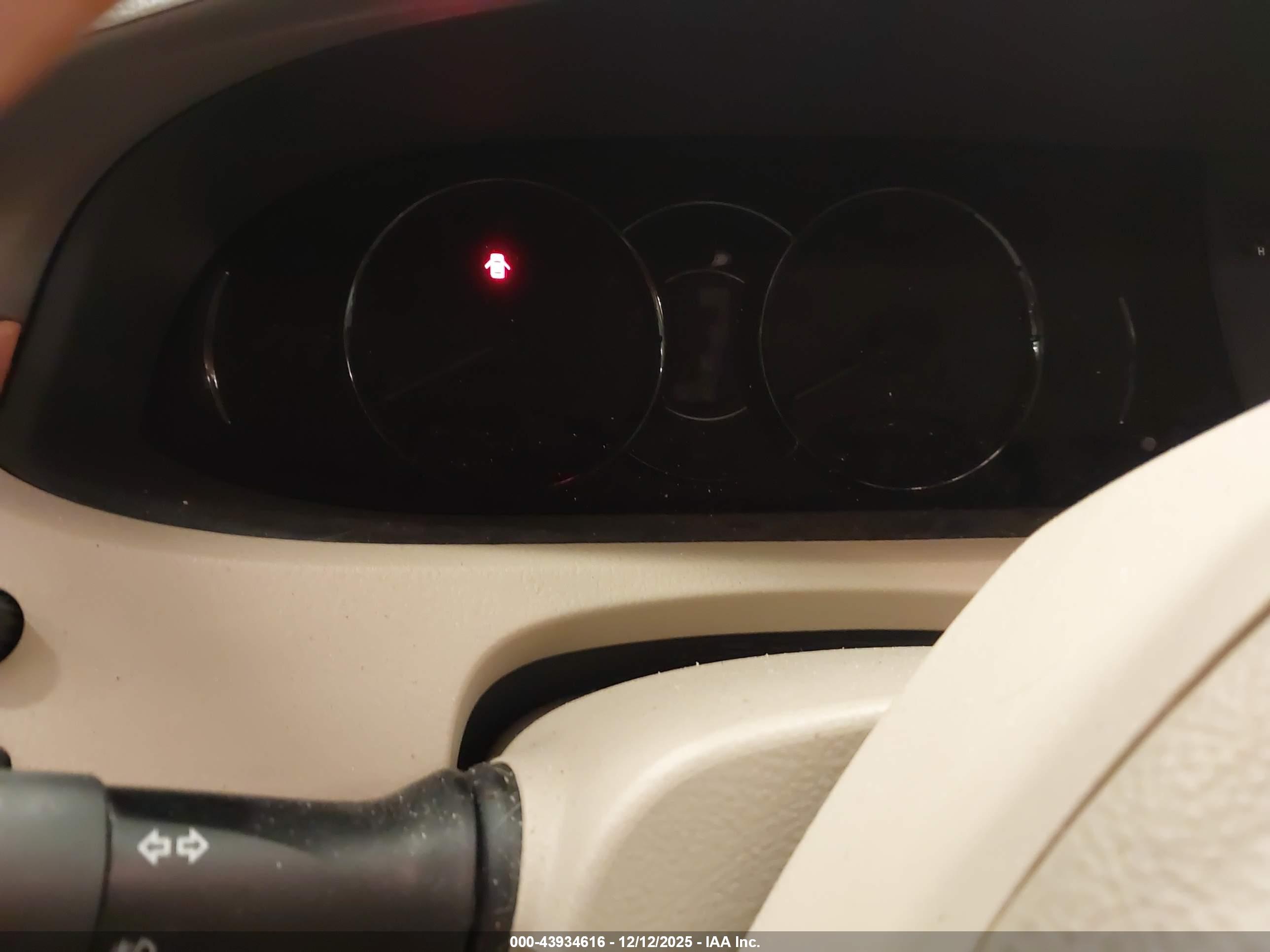 TOYOTA AVALON image 7