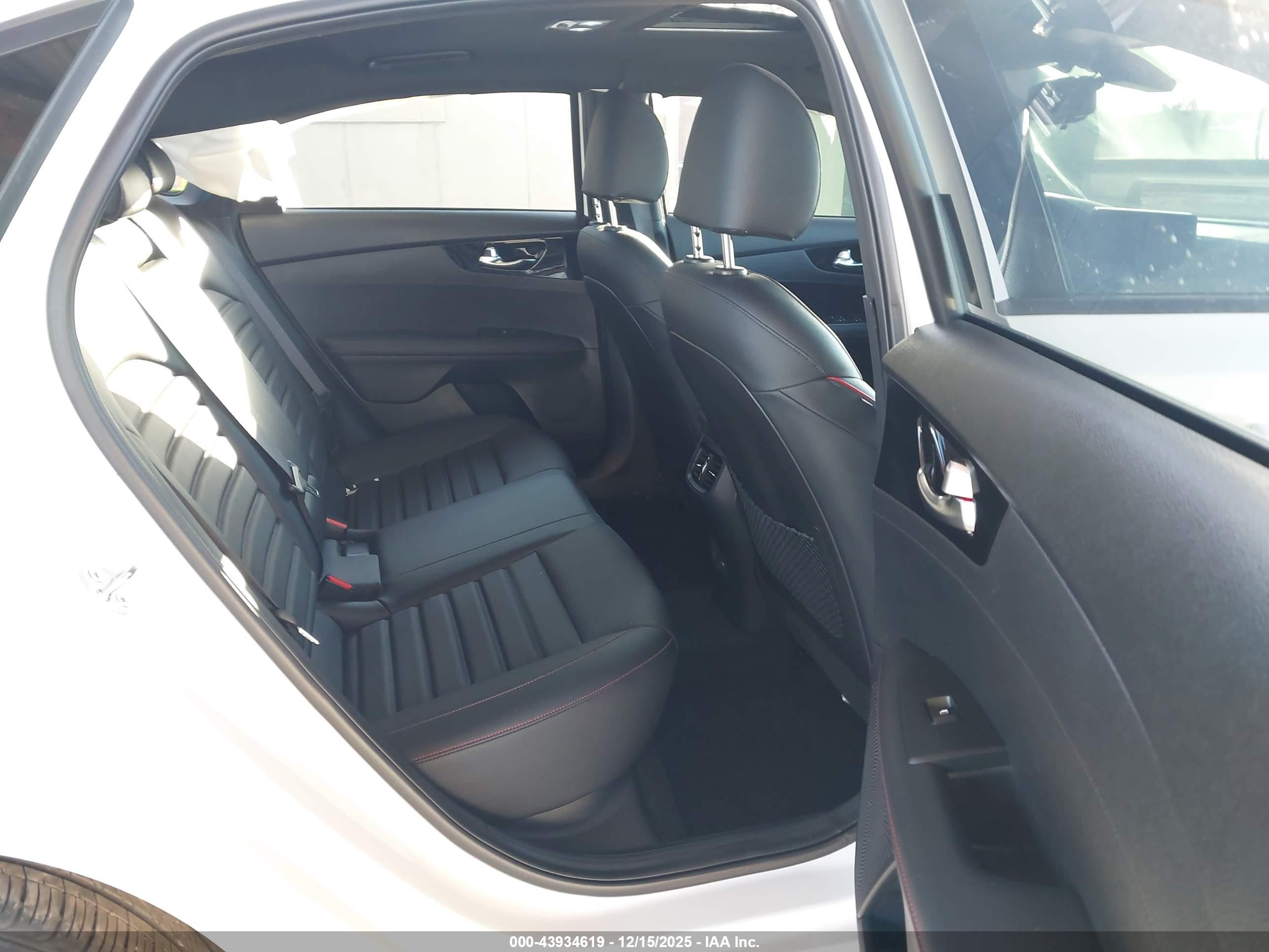 KIA FORTE image 8