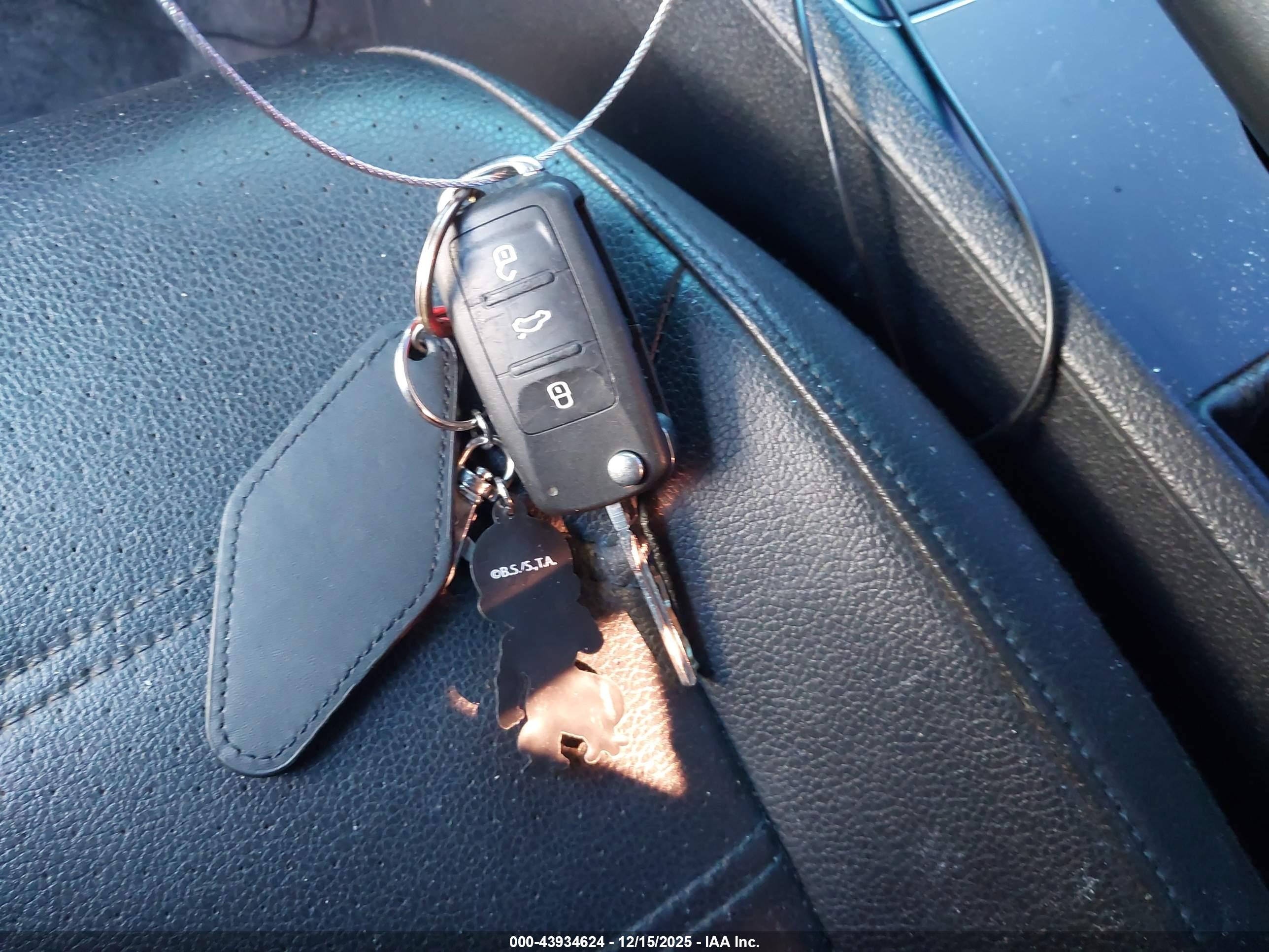 VOLKSWAGEN PASSAT image 11