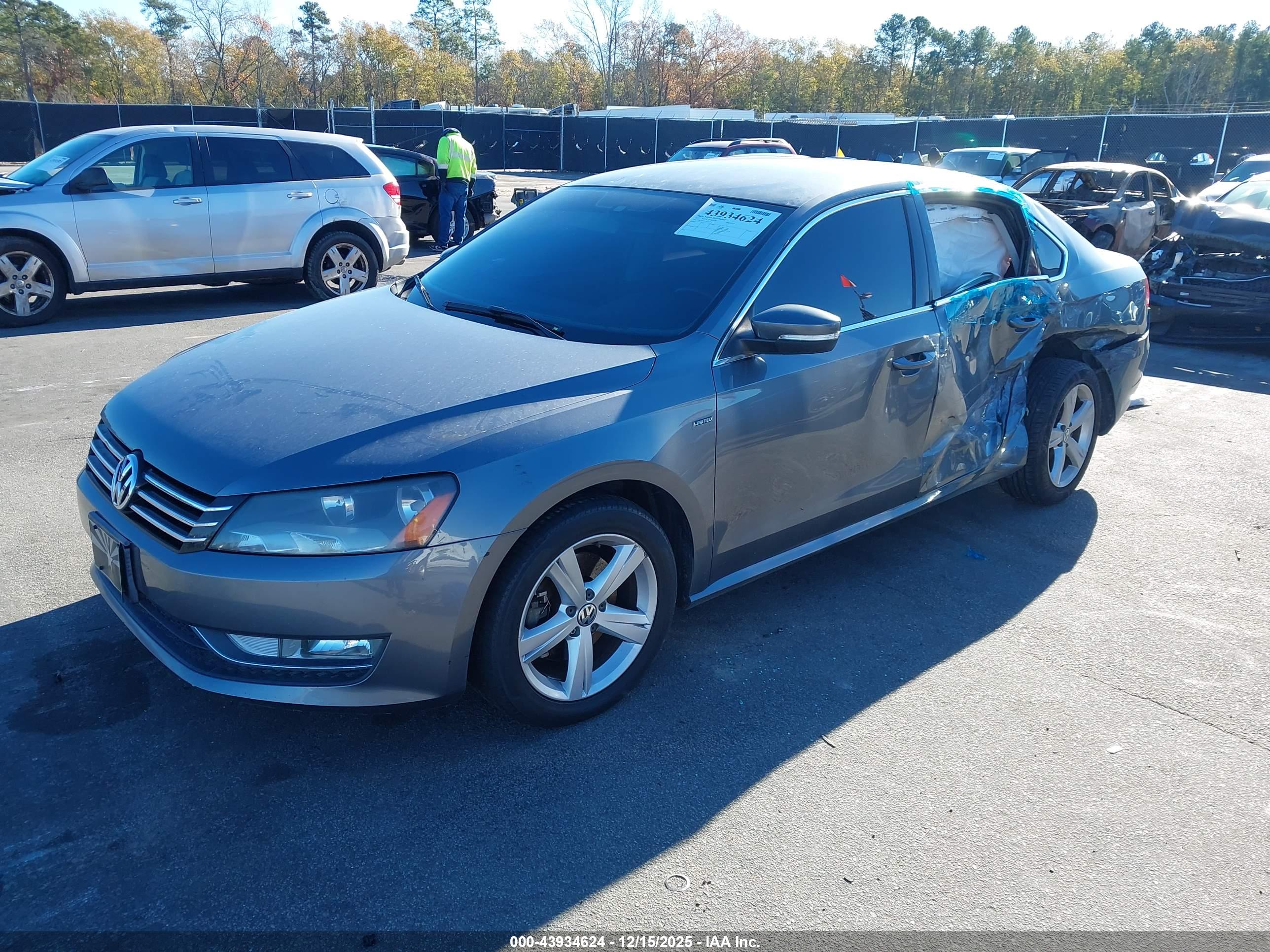 VOLKSWAGEN PASSAT image 2