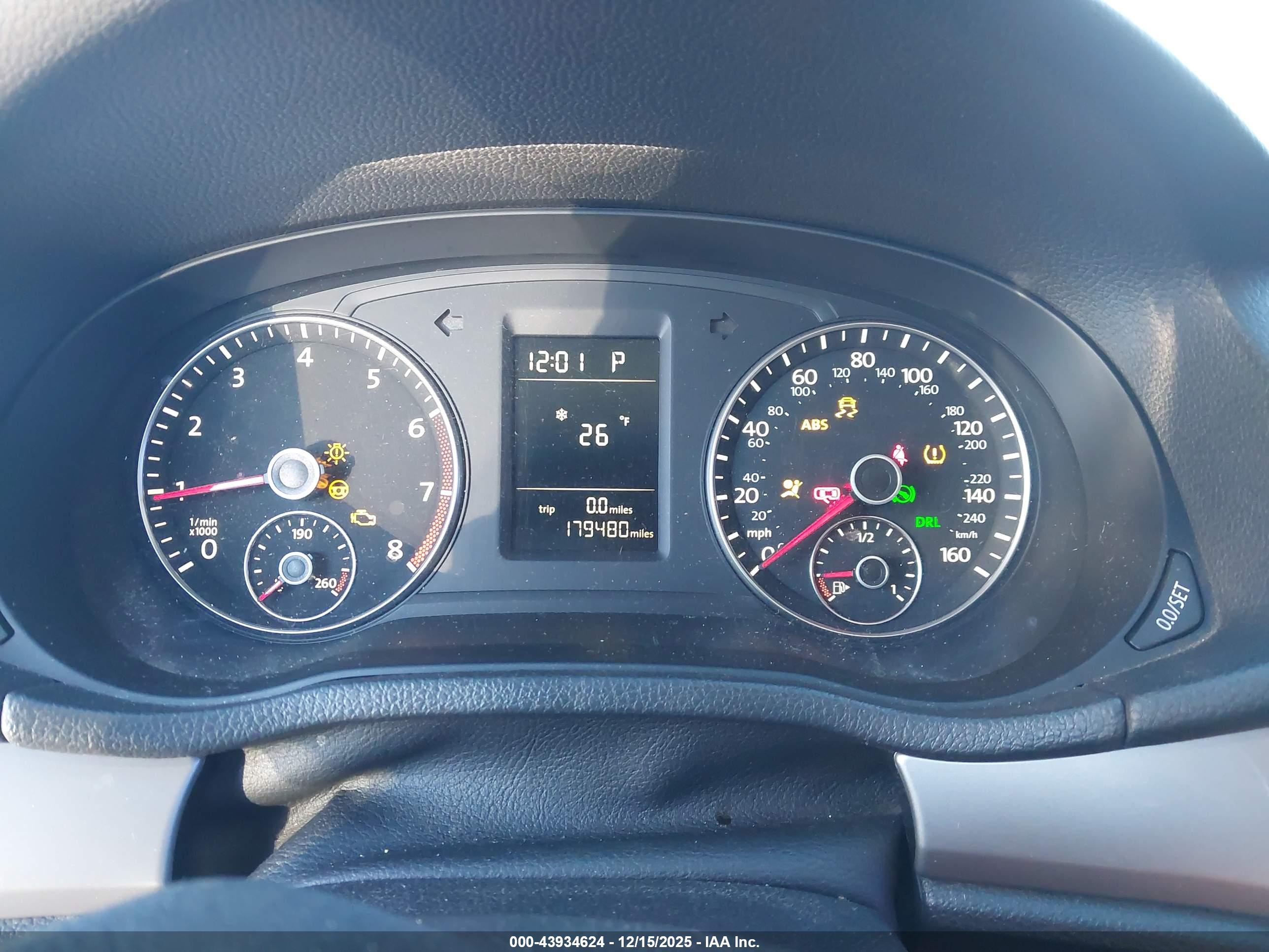 VOLKSWAGEN PASSAT image 7