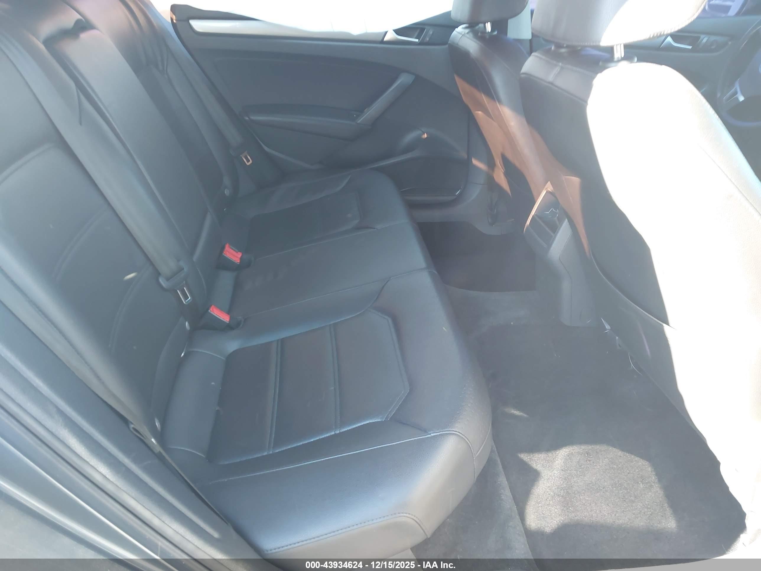 VOLKSWAGEN PASSAT image 8
