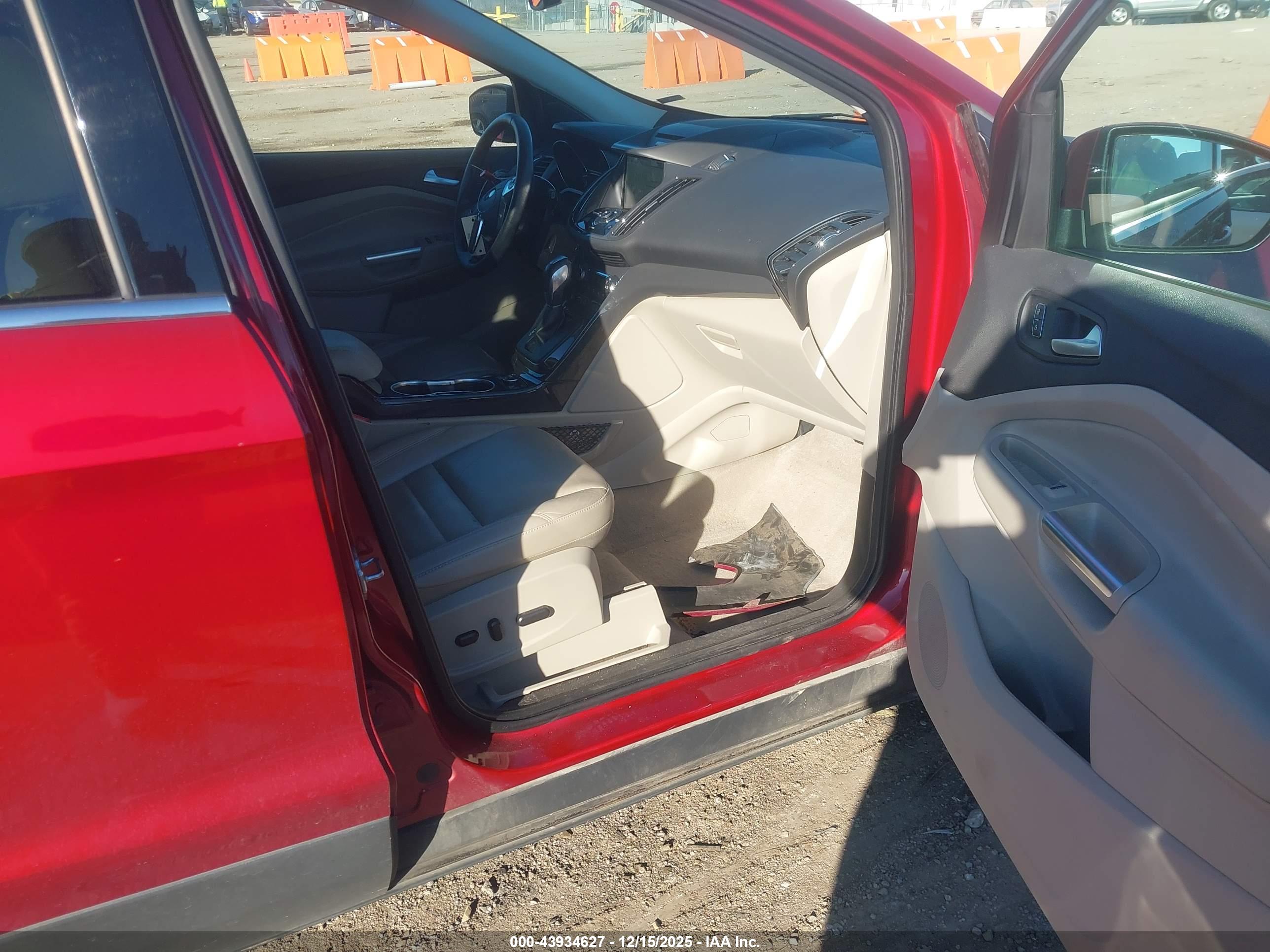 FORD ESCAPE image 5