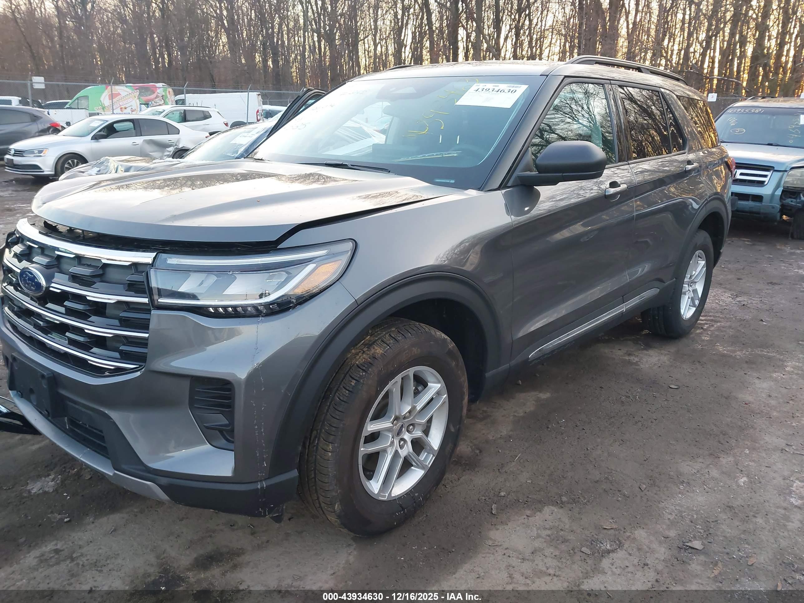 FORD EXPLORER image 2