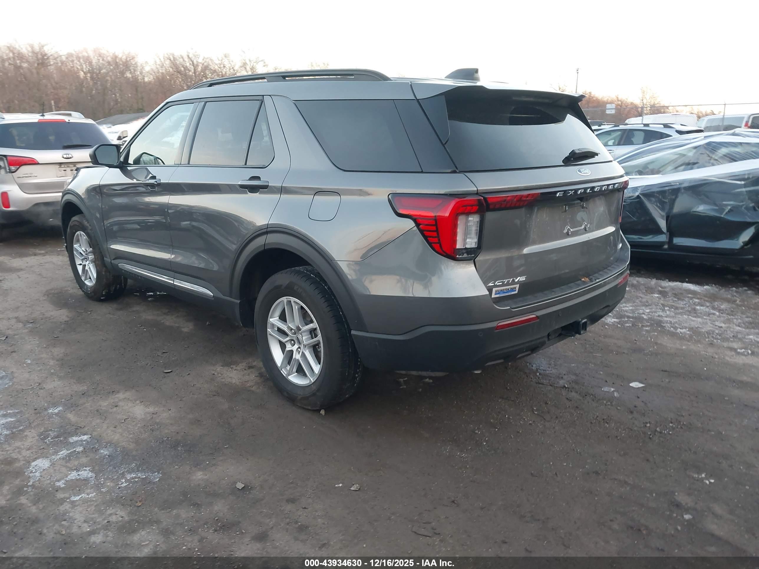 FORD EXPLORER image 3