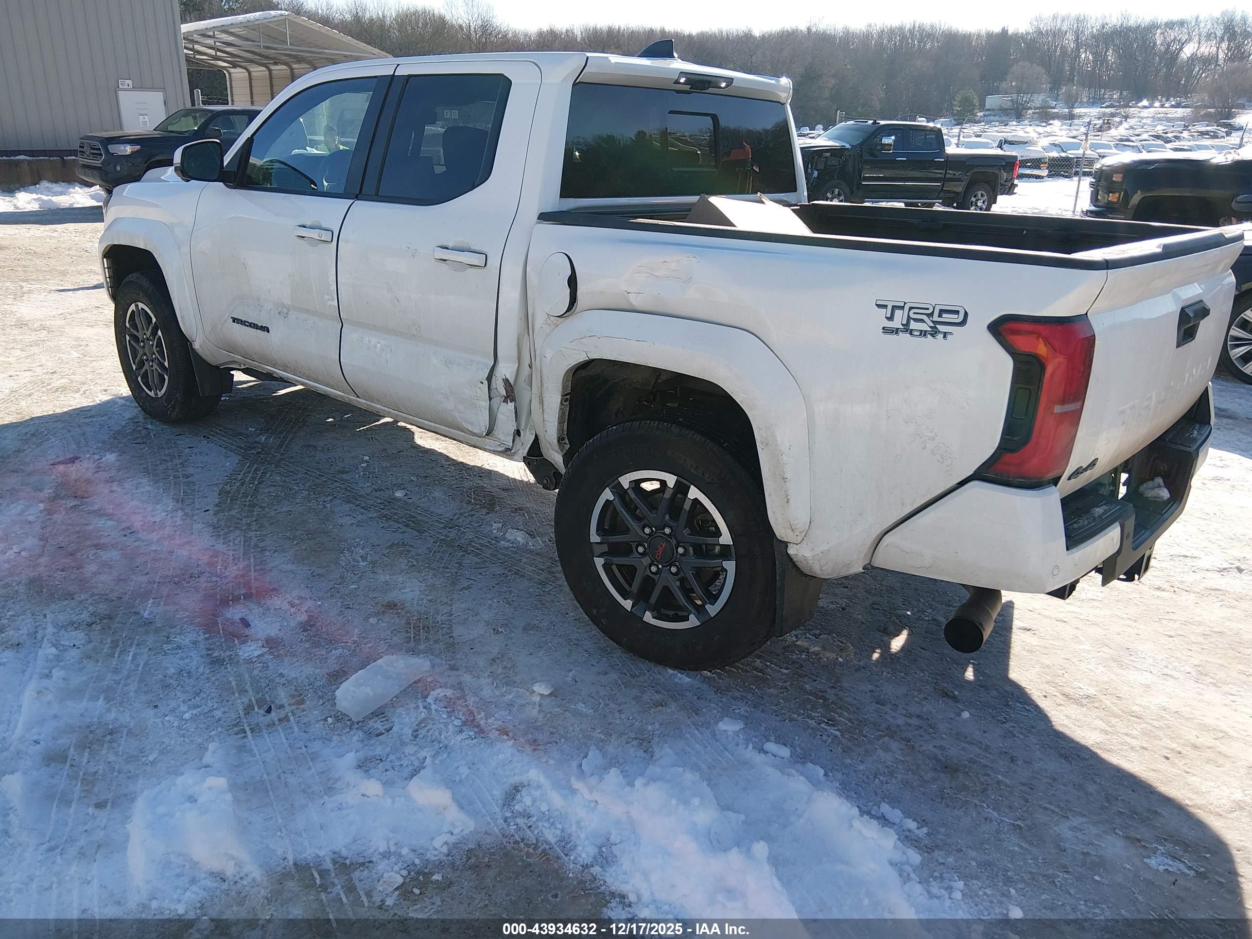 TOYOTA TACOMA image 3
